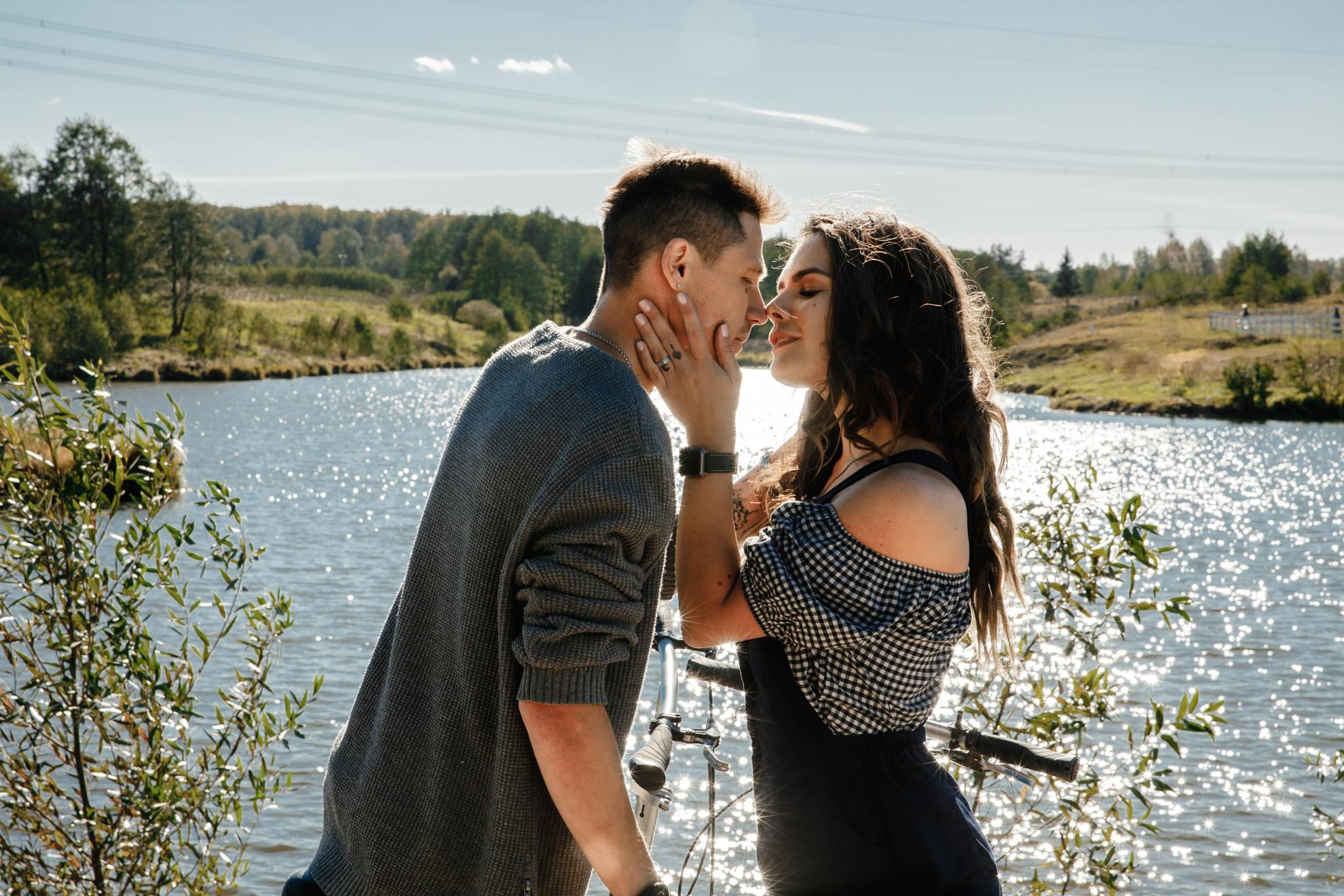 У домика. Свадебный фотограф москва