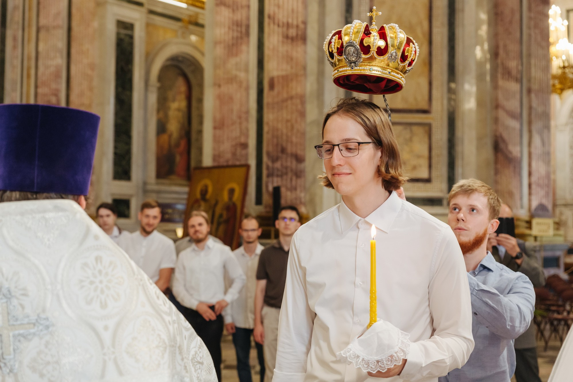 Венчание в центре Исаакиевского собора, где провести венчание в СПб, как записаться, сколько стоит венчание в Санкт-Петербурге, душевный батюшка на венчание