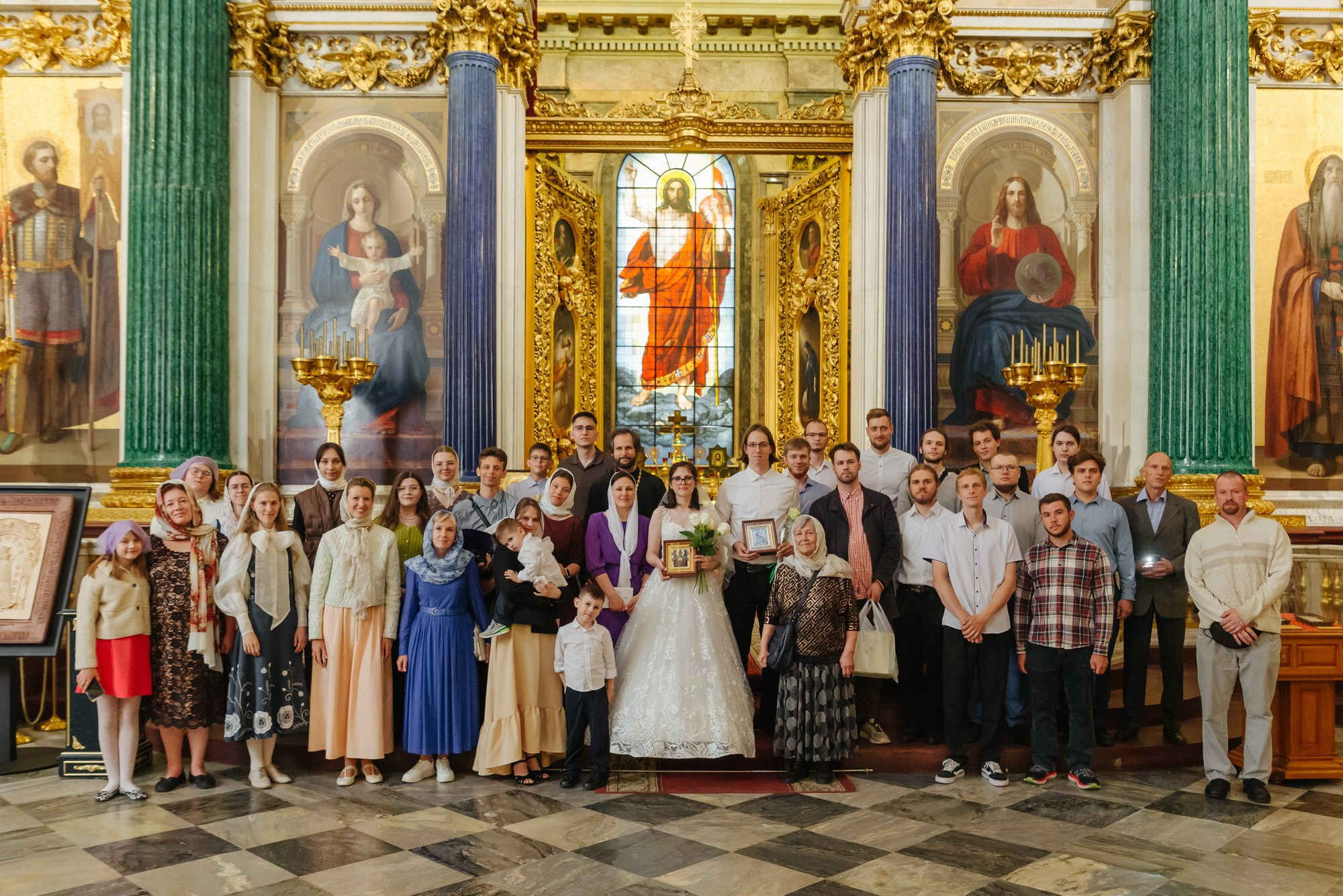 Венчание в центре Исаакиевского собора, где провести венчание в СПб, как записаться, сколько стоит венчание в Санкт-Петербурге, душевный батюшка на венчание