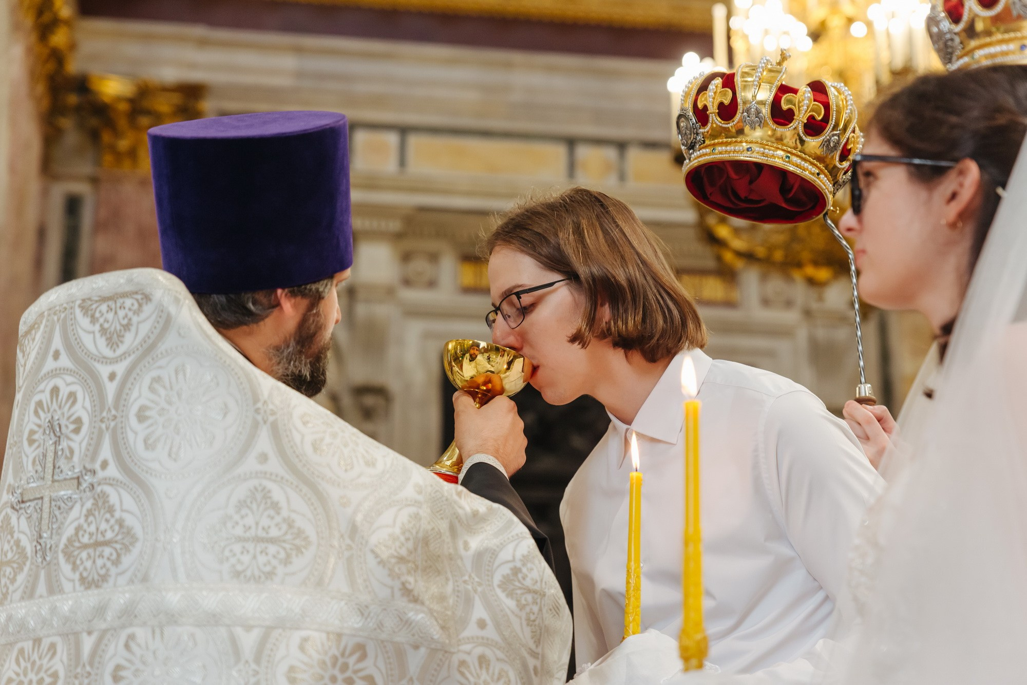 Венчание в центре Исаакиевского собора, где провести венчание в СПб, как записаться, сколько стоит венчание в Санкт-Петербурге, душевный батюшка на венчание