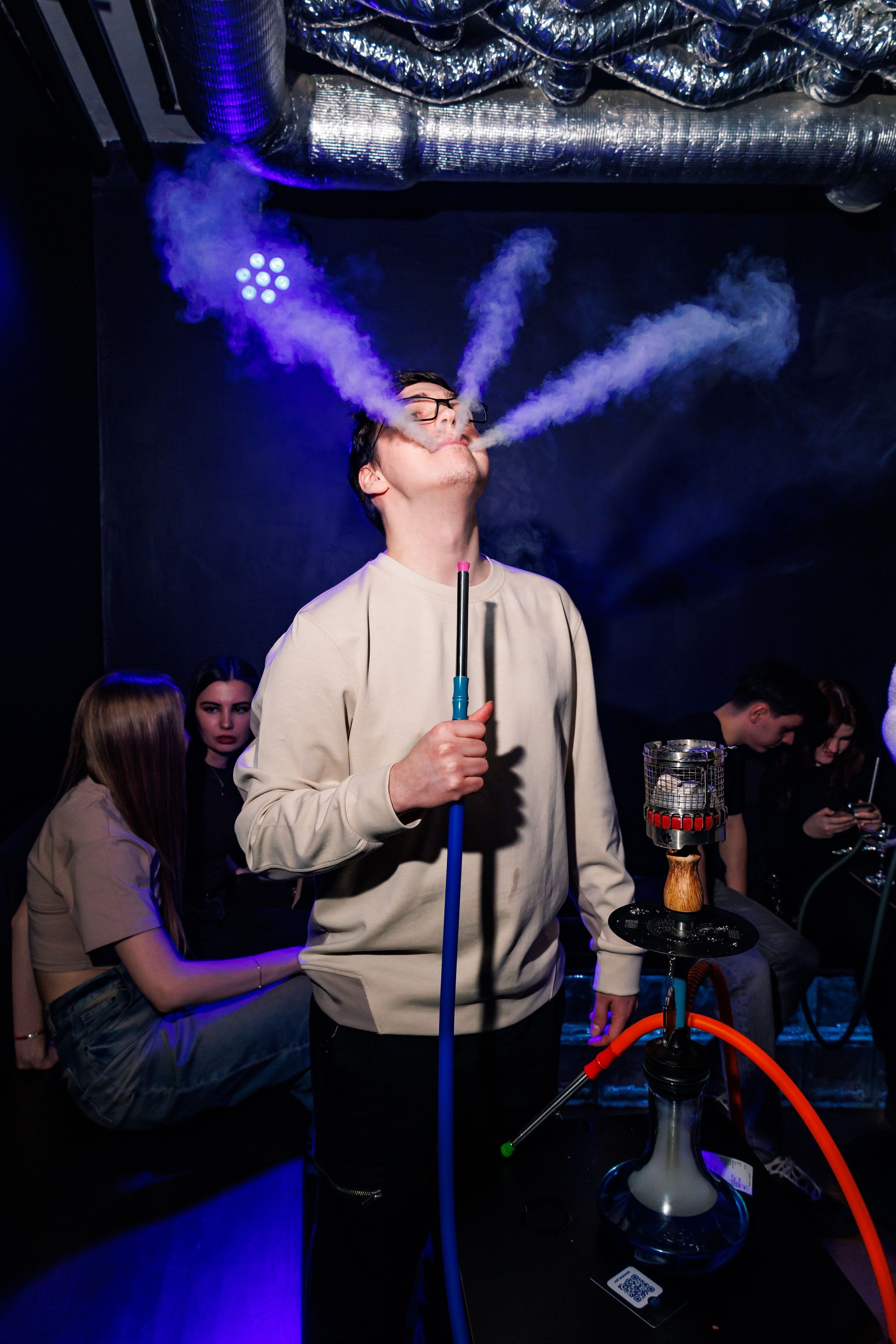 Вечеринка в баре. Фотограф в Москве Дмитрий Емельянов