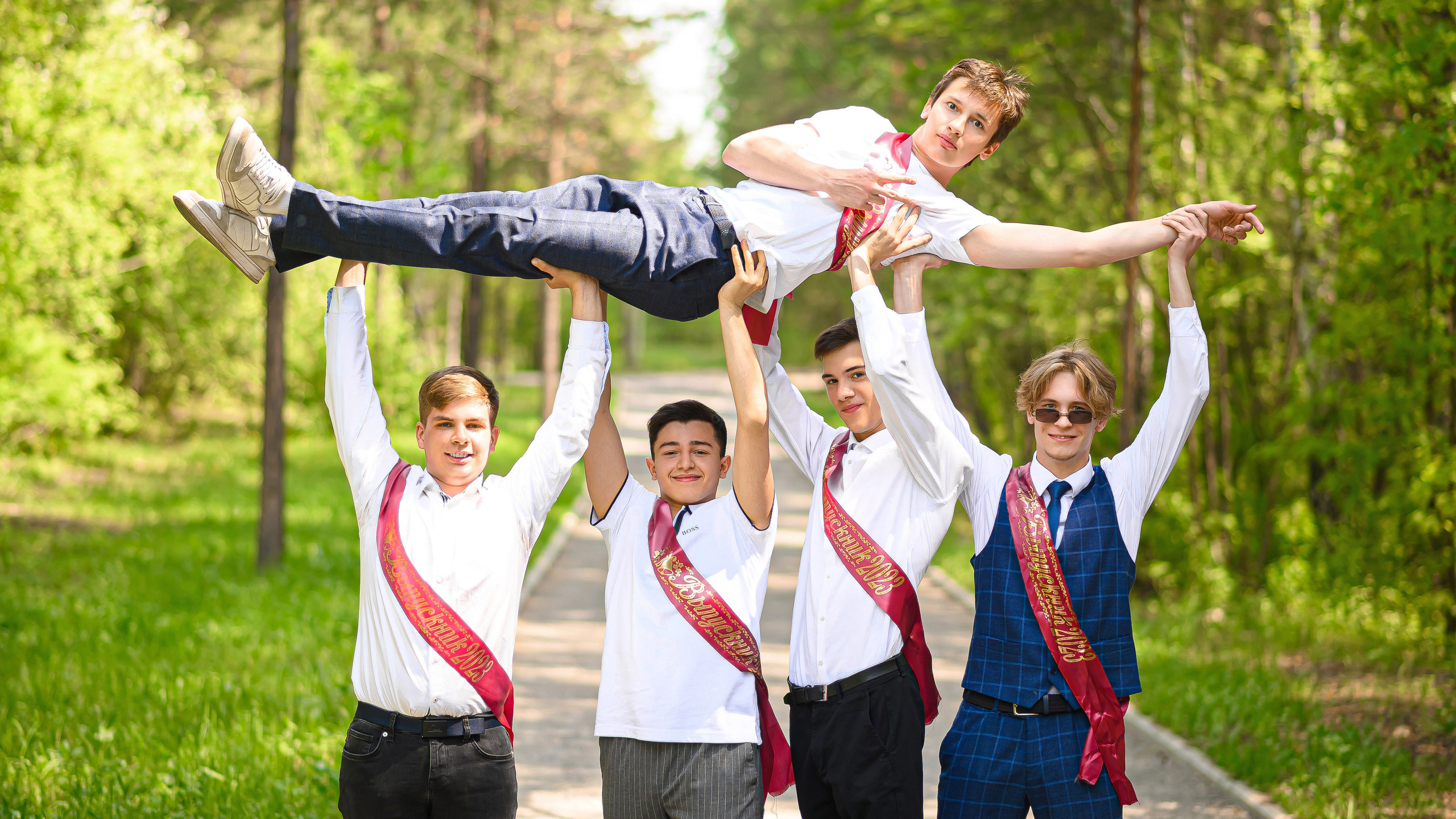 Галерея фотографий. Красавчики — выпускные альбомы в Новосибирске