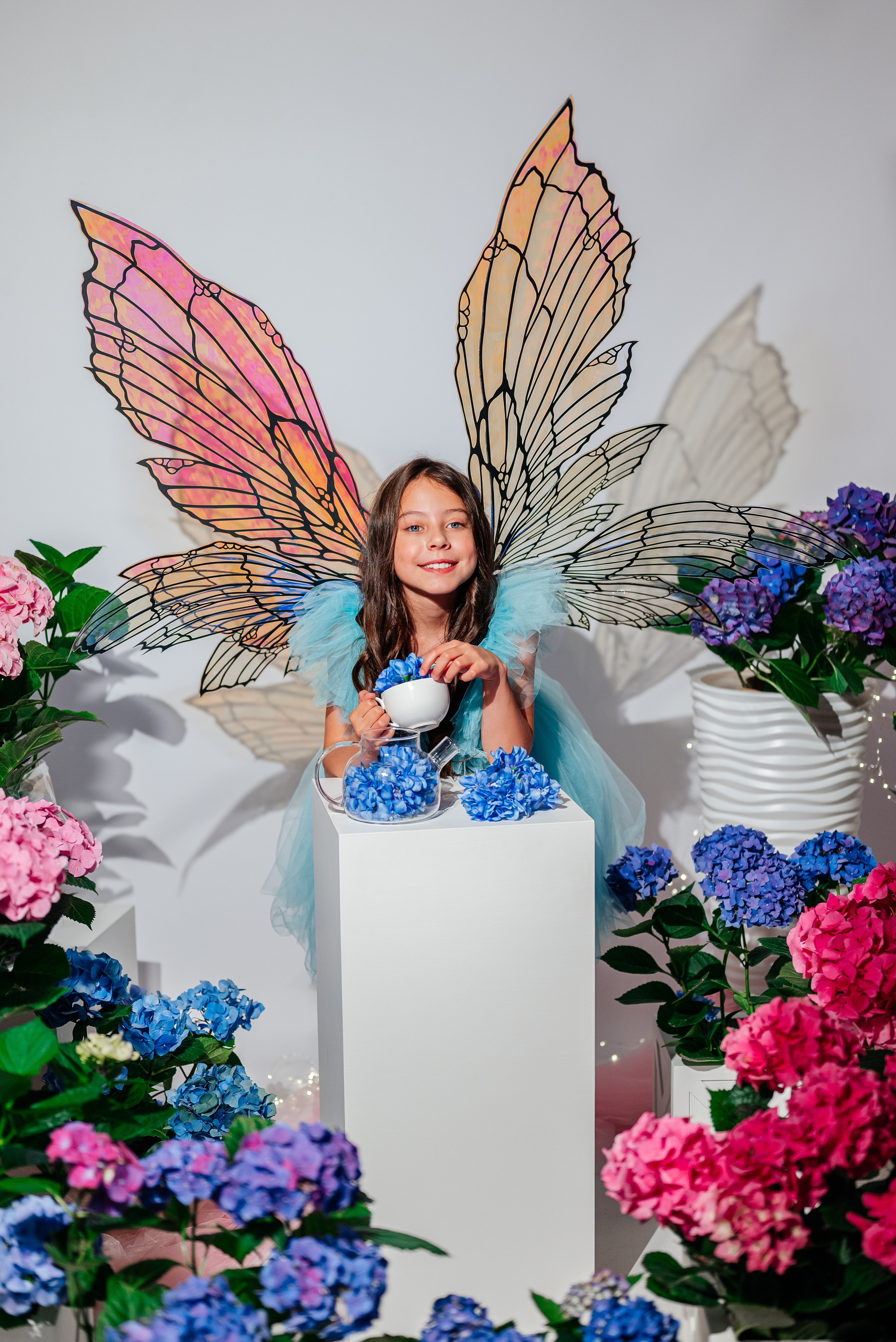 Вероника и гортензии. Семейный фотограф в Краснодаре