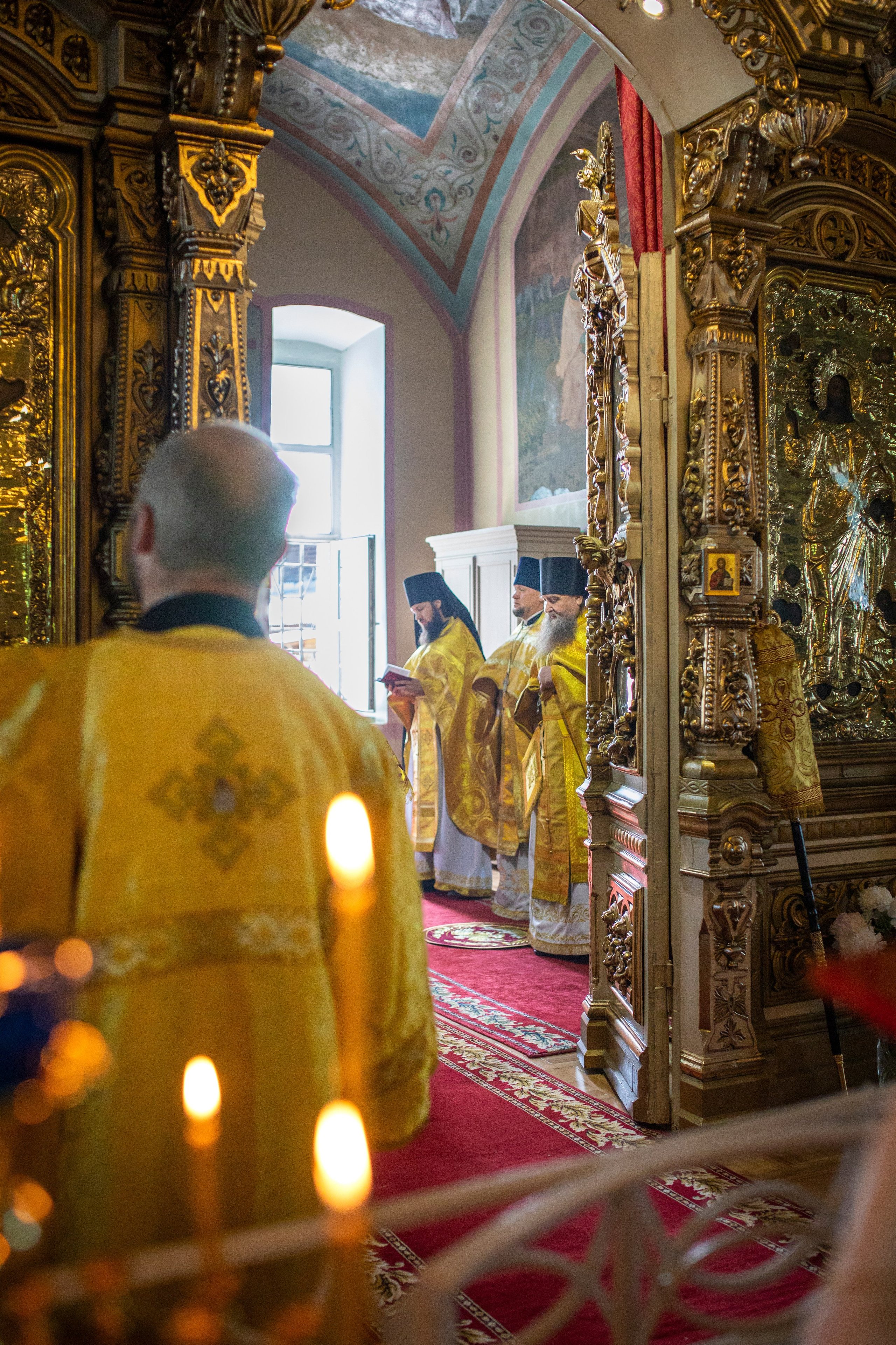 Служба епископа Александровского и Юрьев-Польского Иннокентия. Арт- фотограф Москва