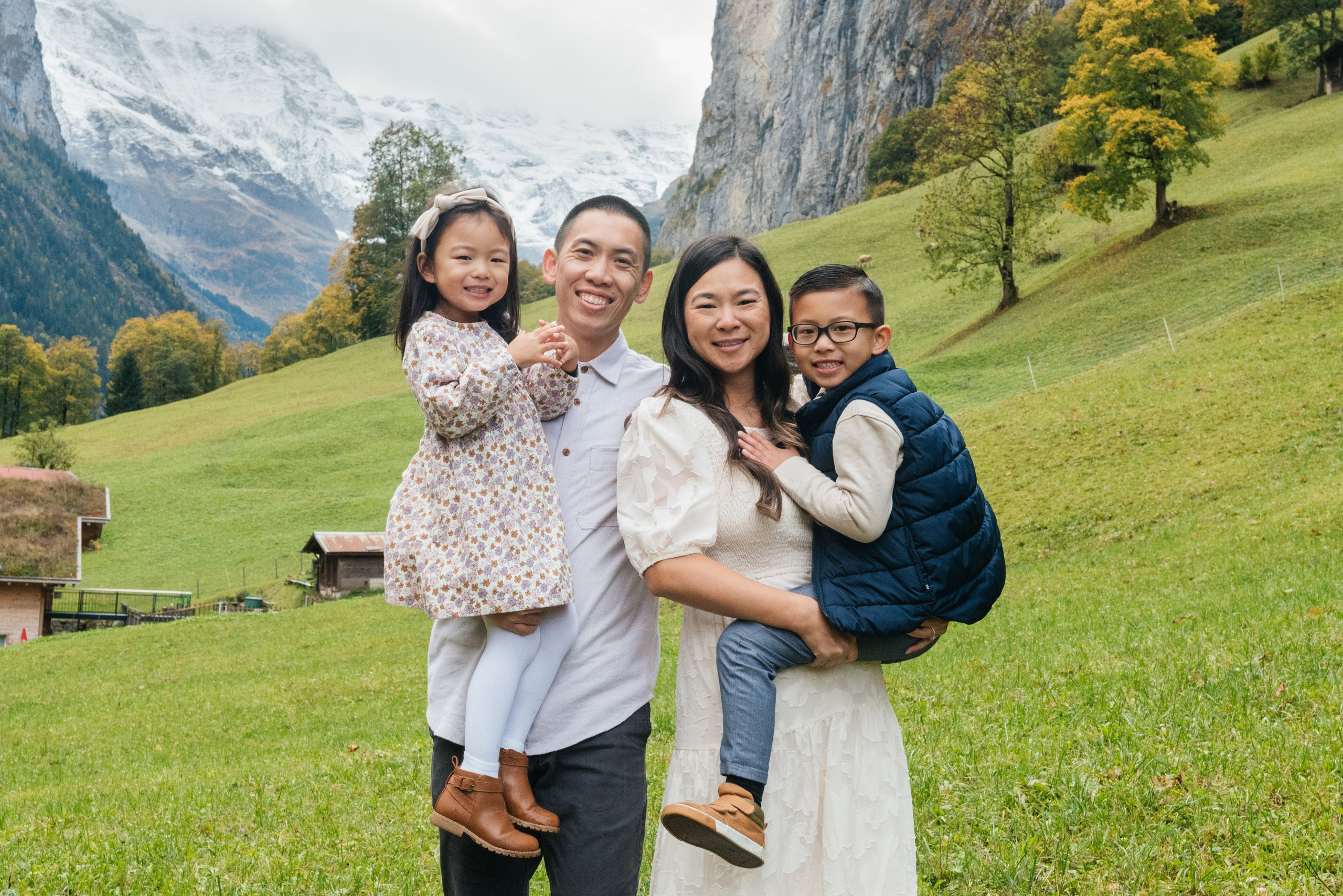Tien, Kenny, Emily and Austin (Lauterbrunnen). Photographer in Interlaken area
