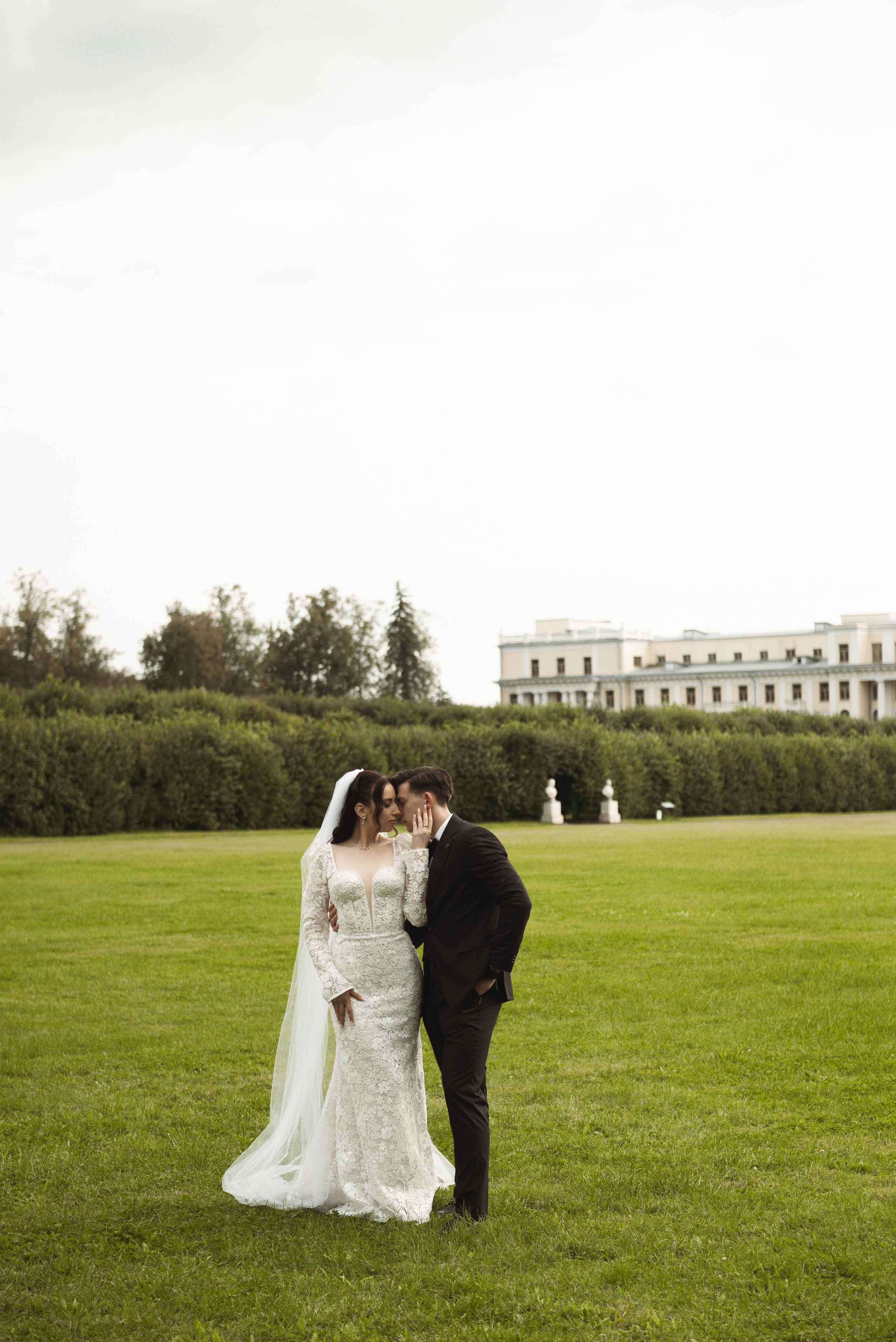 Свадебная фотосессия в Архангельском. Фотограф Москва Настя Профотовна. Репортажные, свадебные и контент фотосессии