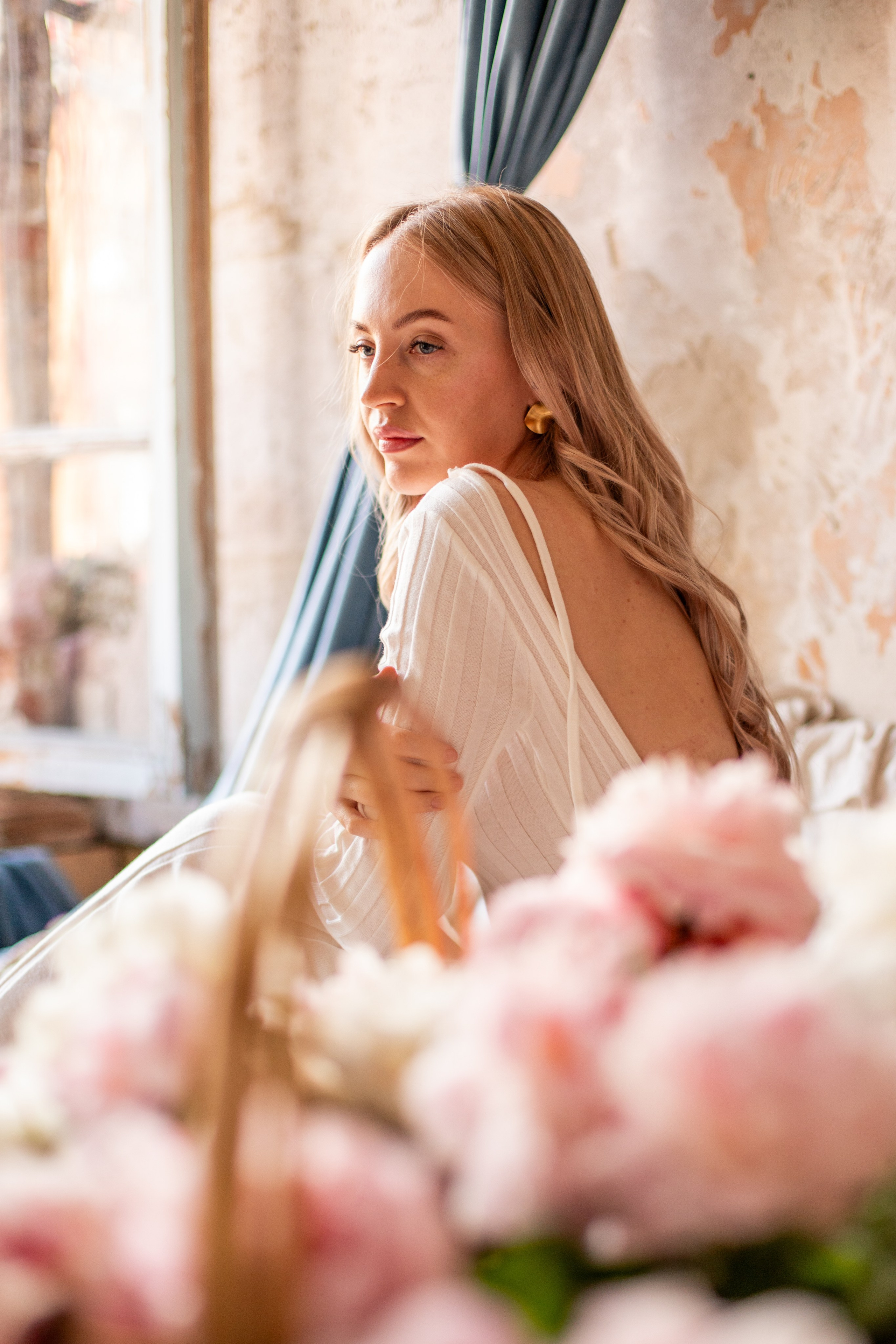 Съемка в живых пионах. Семейный и индивидуальный фотограф в Ростове-на-Дону