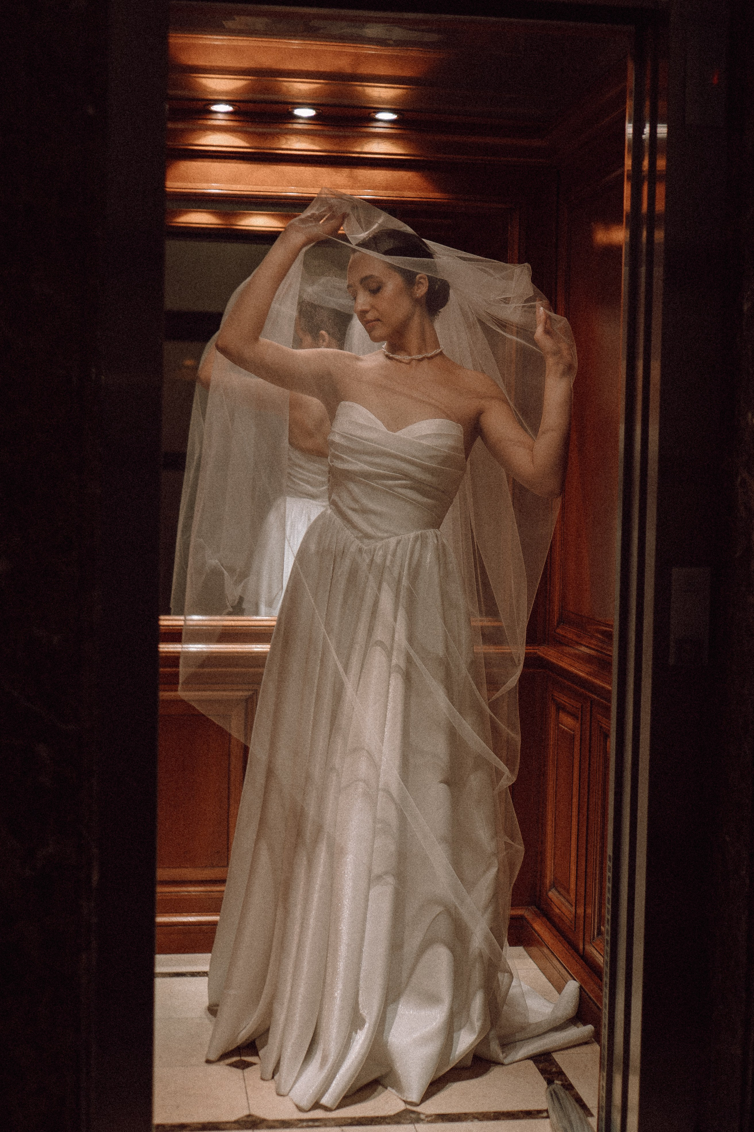 СВАДЕБНАЯ ПРОГУЛКА В САНТК-ПЕТЕРБУРГЕ (ИСАКИЕВСКИЙ СОБОР, ЗИМНЯЯ КАНАВКА, ЭРМИТАЖ И БОЛЬШАЯ МОРСКАЯ УЛИЦА). Профессиональный фотограф, Санкт-Петербург — Виктория Богомолова