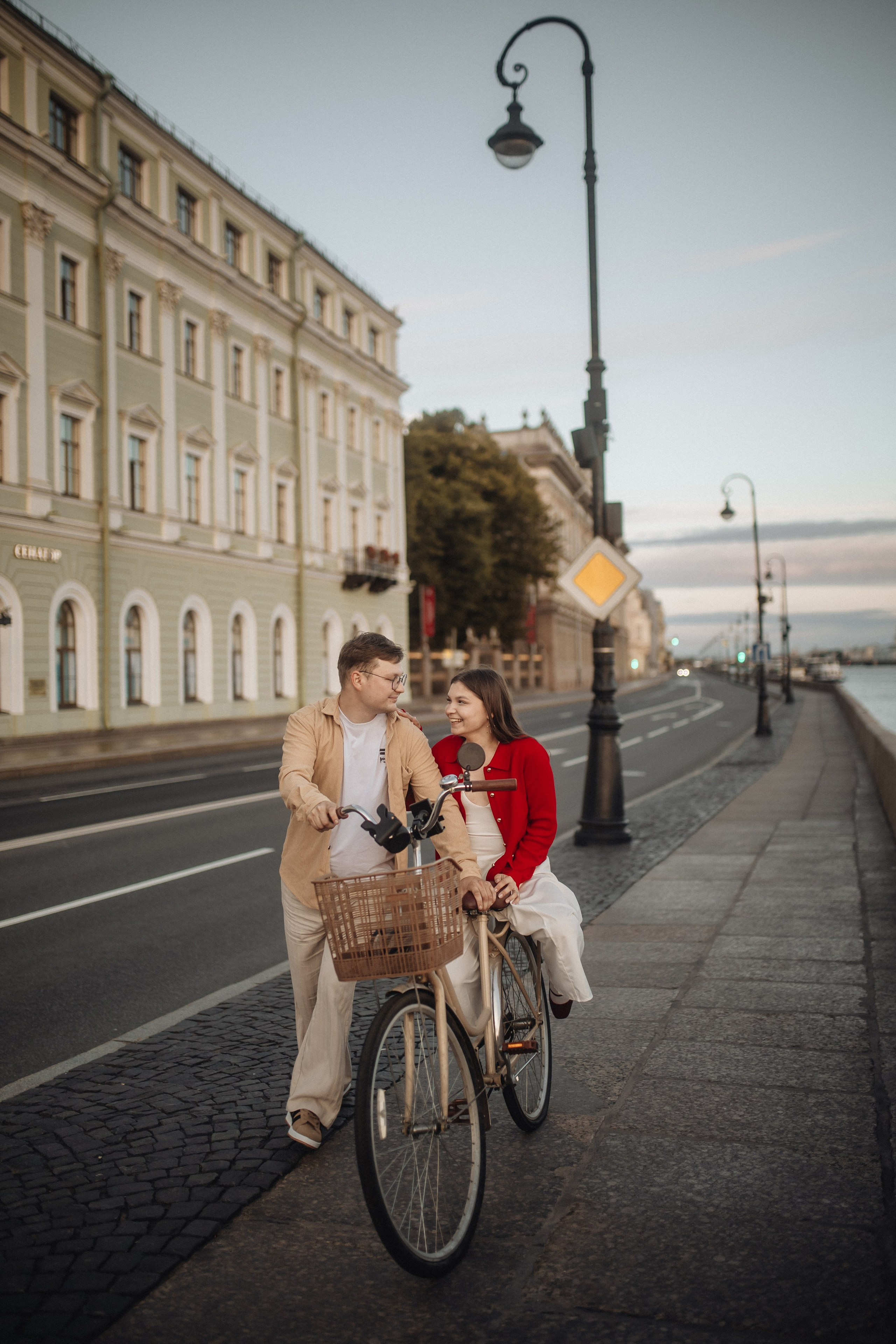 Рассвет в Питере. Фотограф в Санкт Петербурге Лара Великова