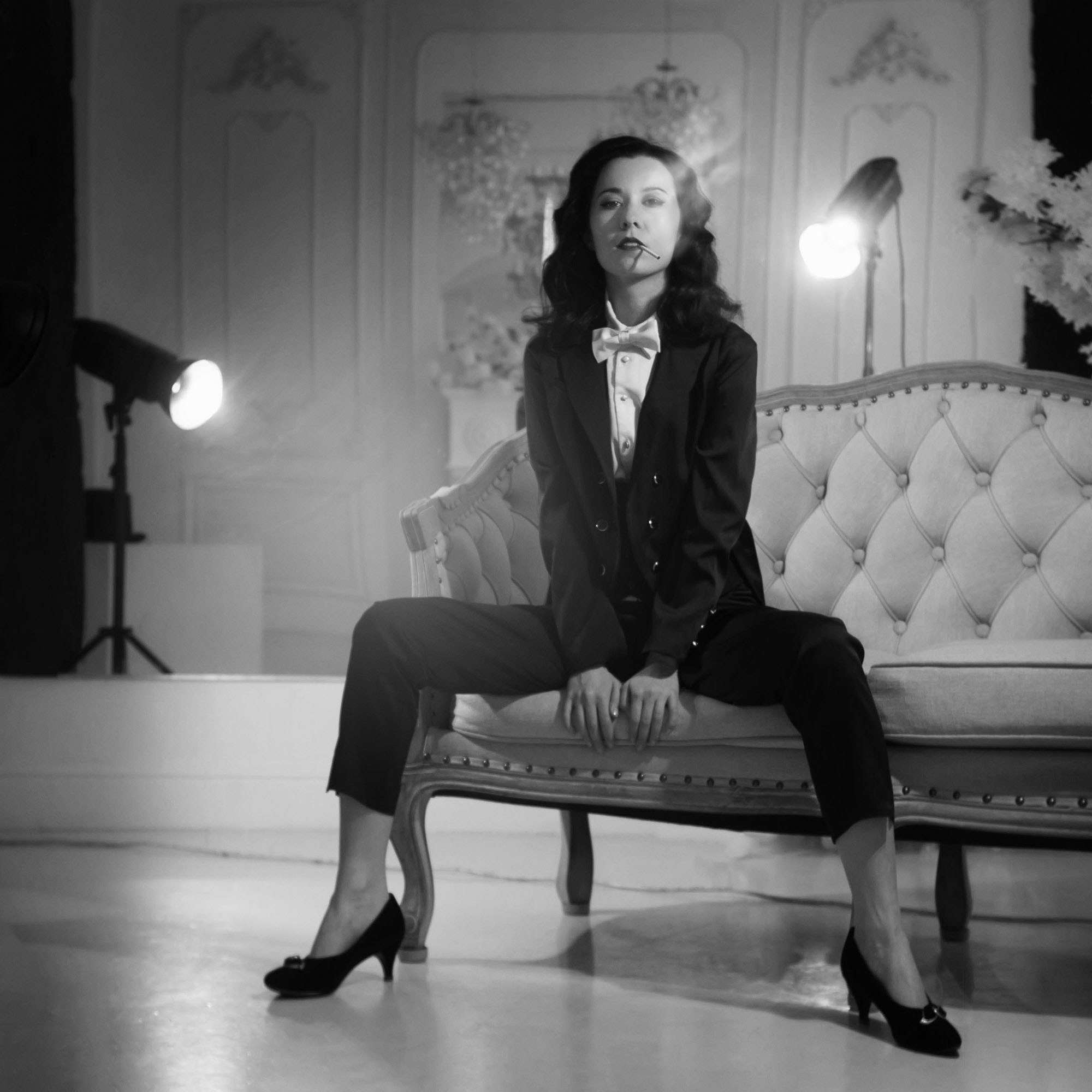 Фотосессия в стиле Марлен Дитрих. Черно-белый формат. Студийная фотосъёмка в Хабаровске.