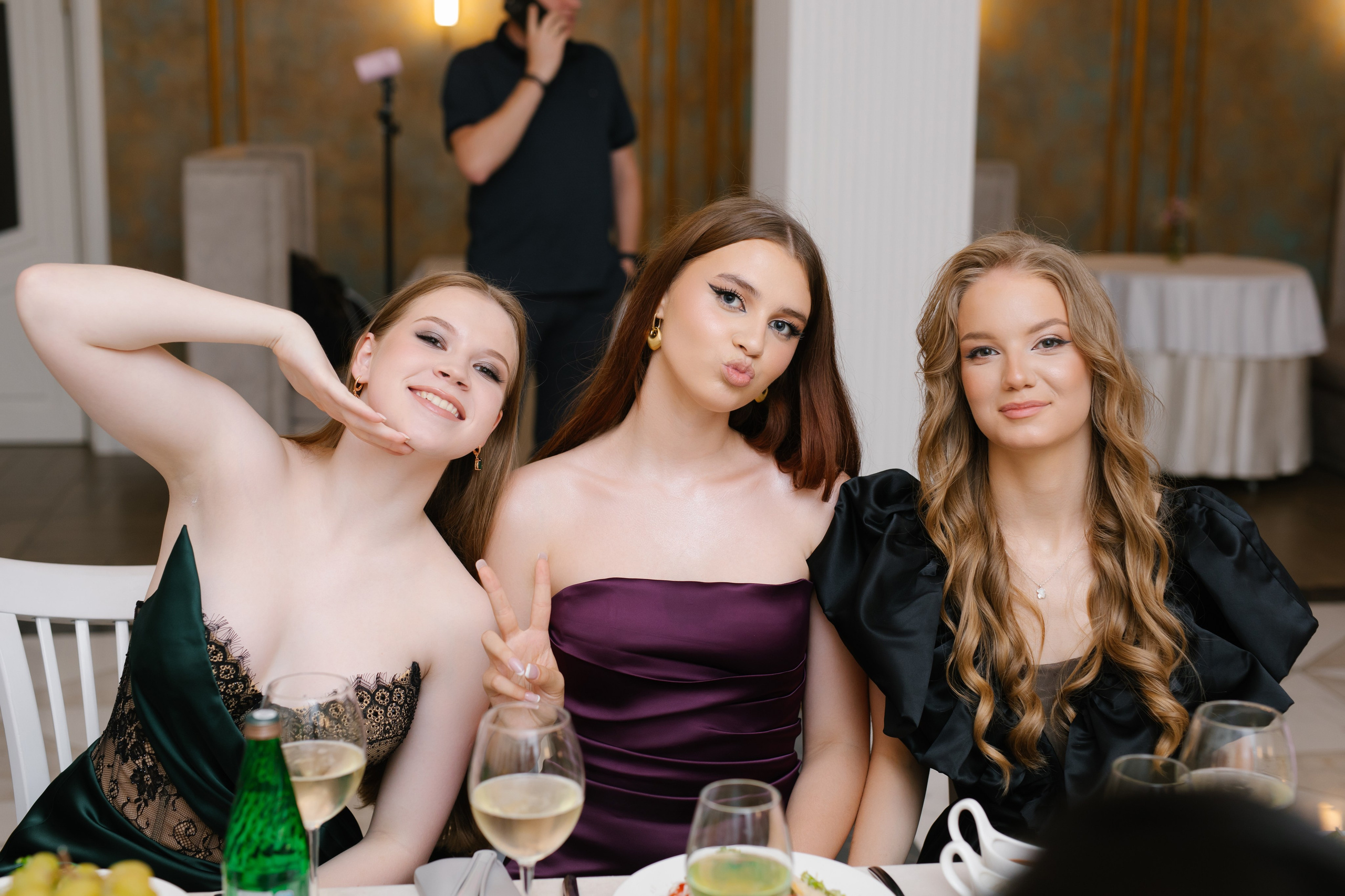 11 класс, ресторан «Тет-а-тет»