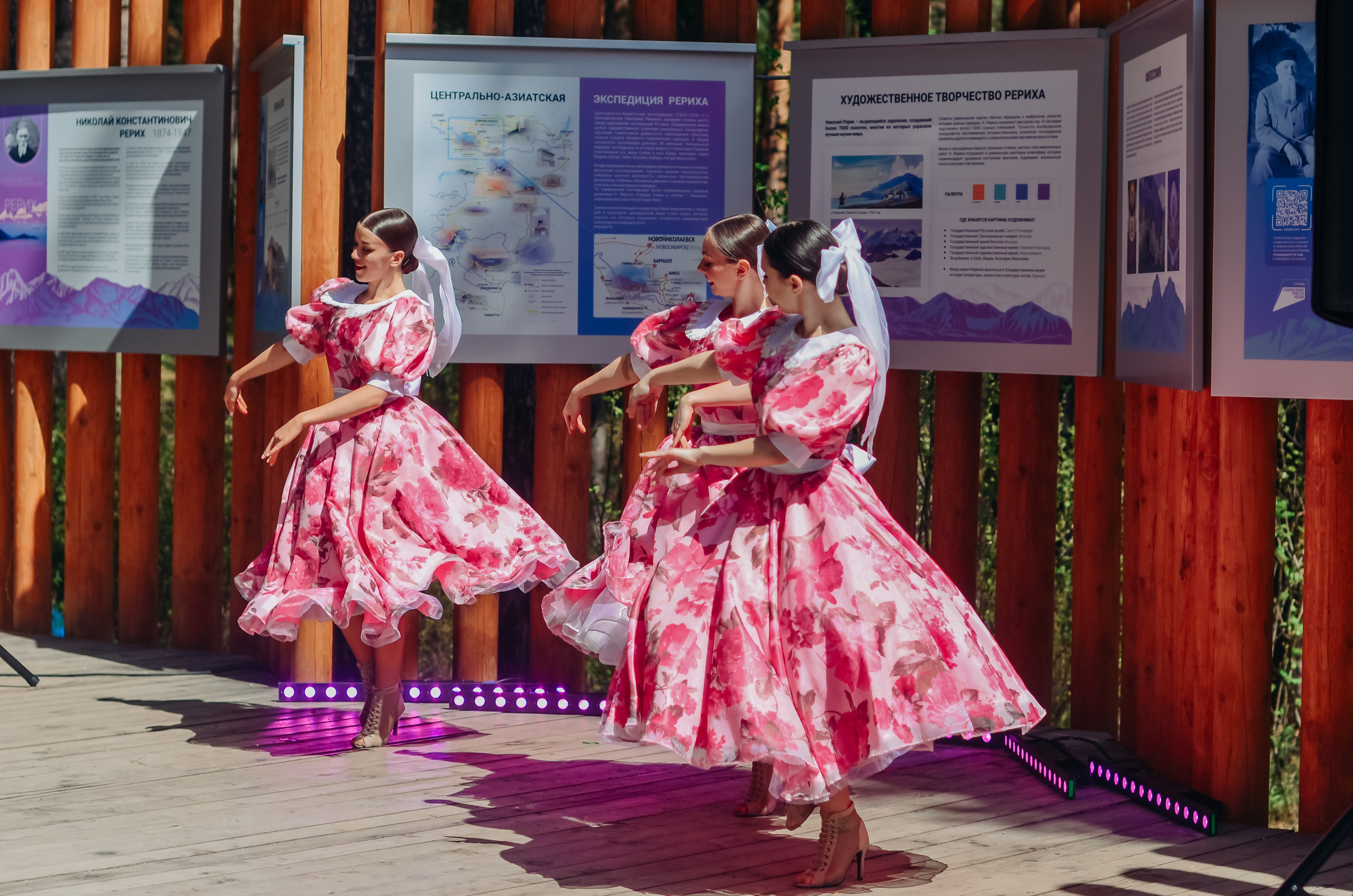 Фестиваль «Цветение Маральника на Алтае 2025». Фоторепортаж. Денисова Аля — фотограф для парных съемок и индивидуальных историй в Барнауле