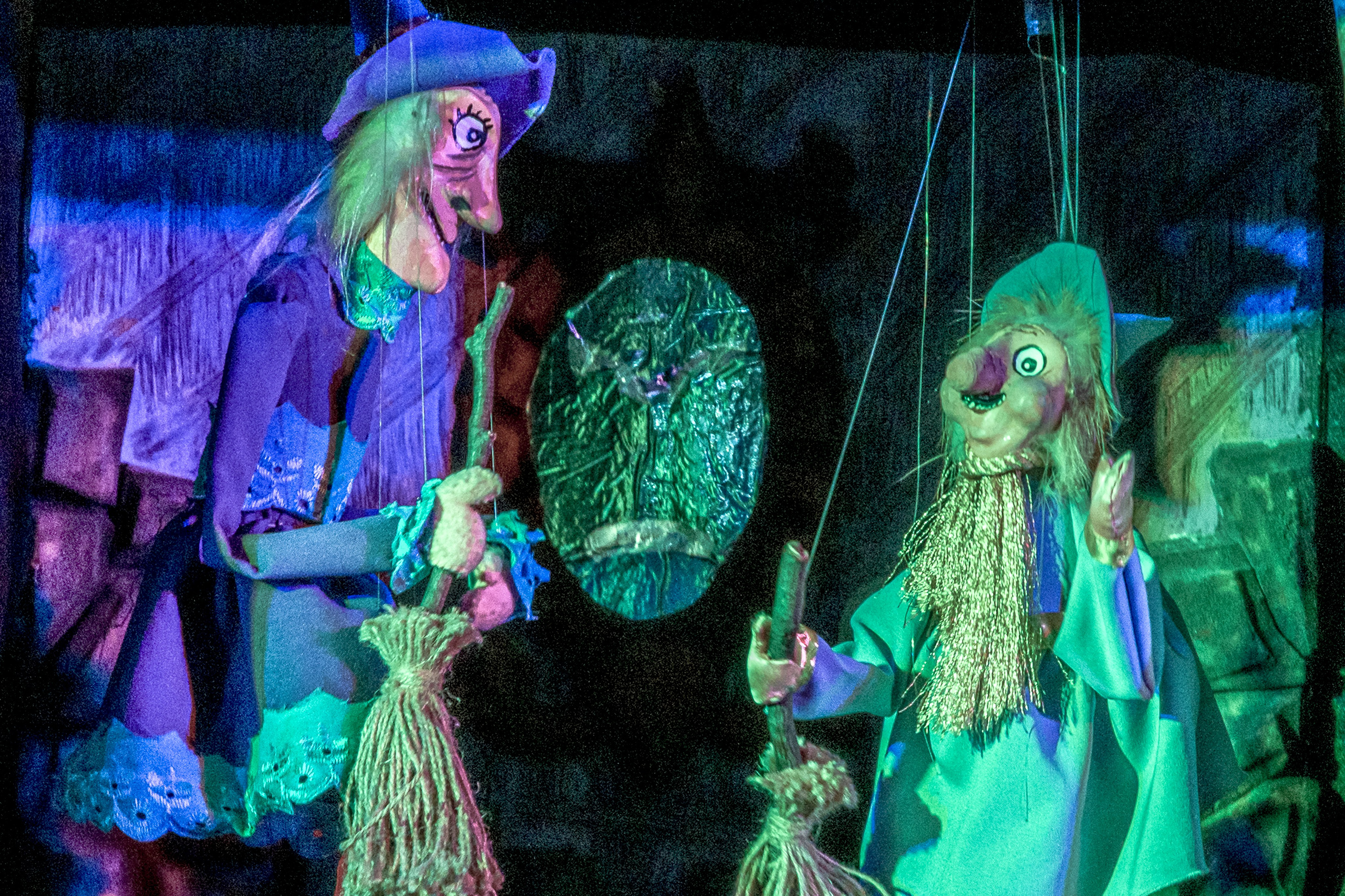 Маленькая ведьма спектакль театра Саквояж. Фотограф в Сочи Юрий Шептаев