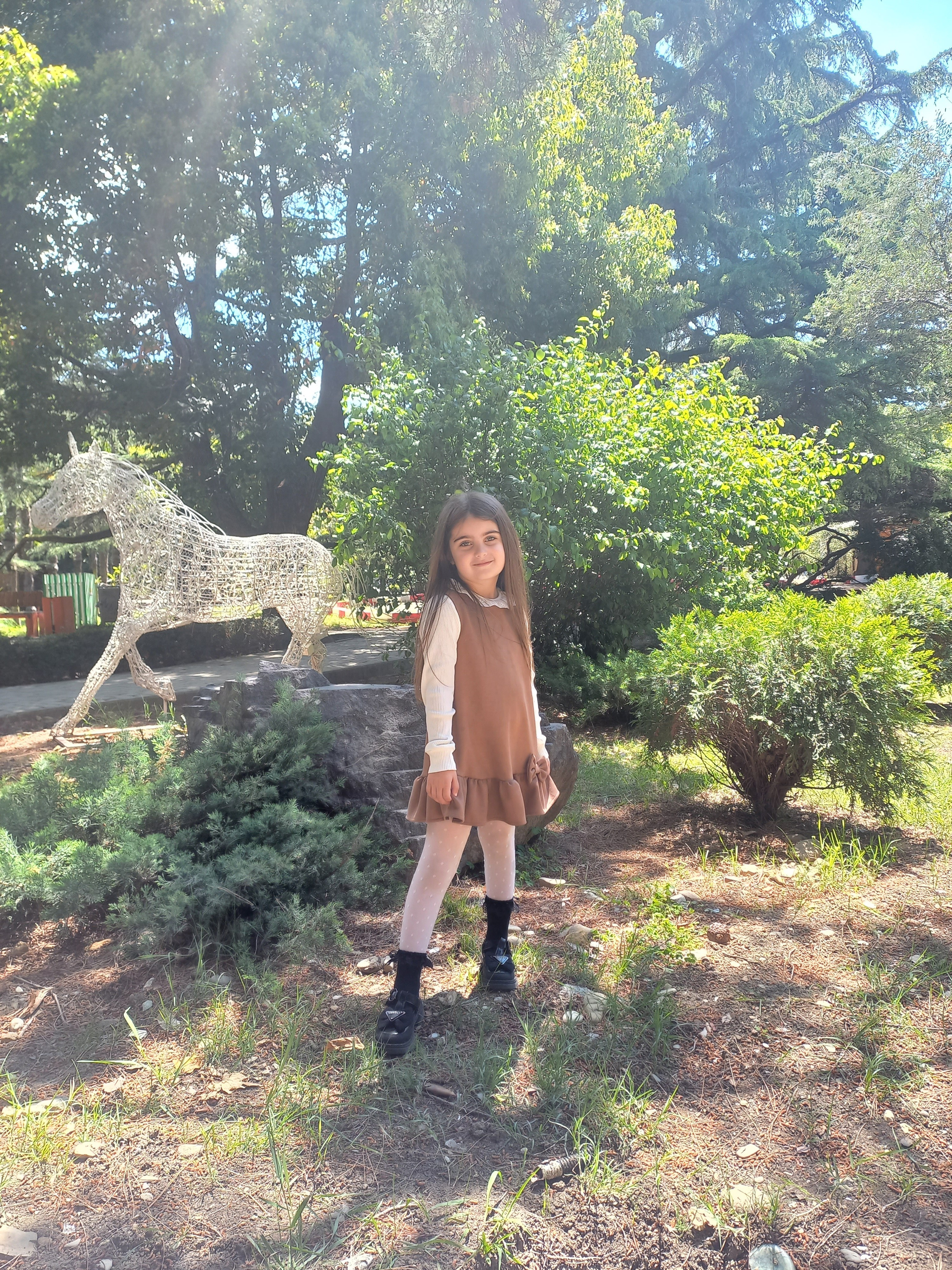 Саргсян Мери. Model base