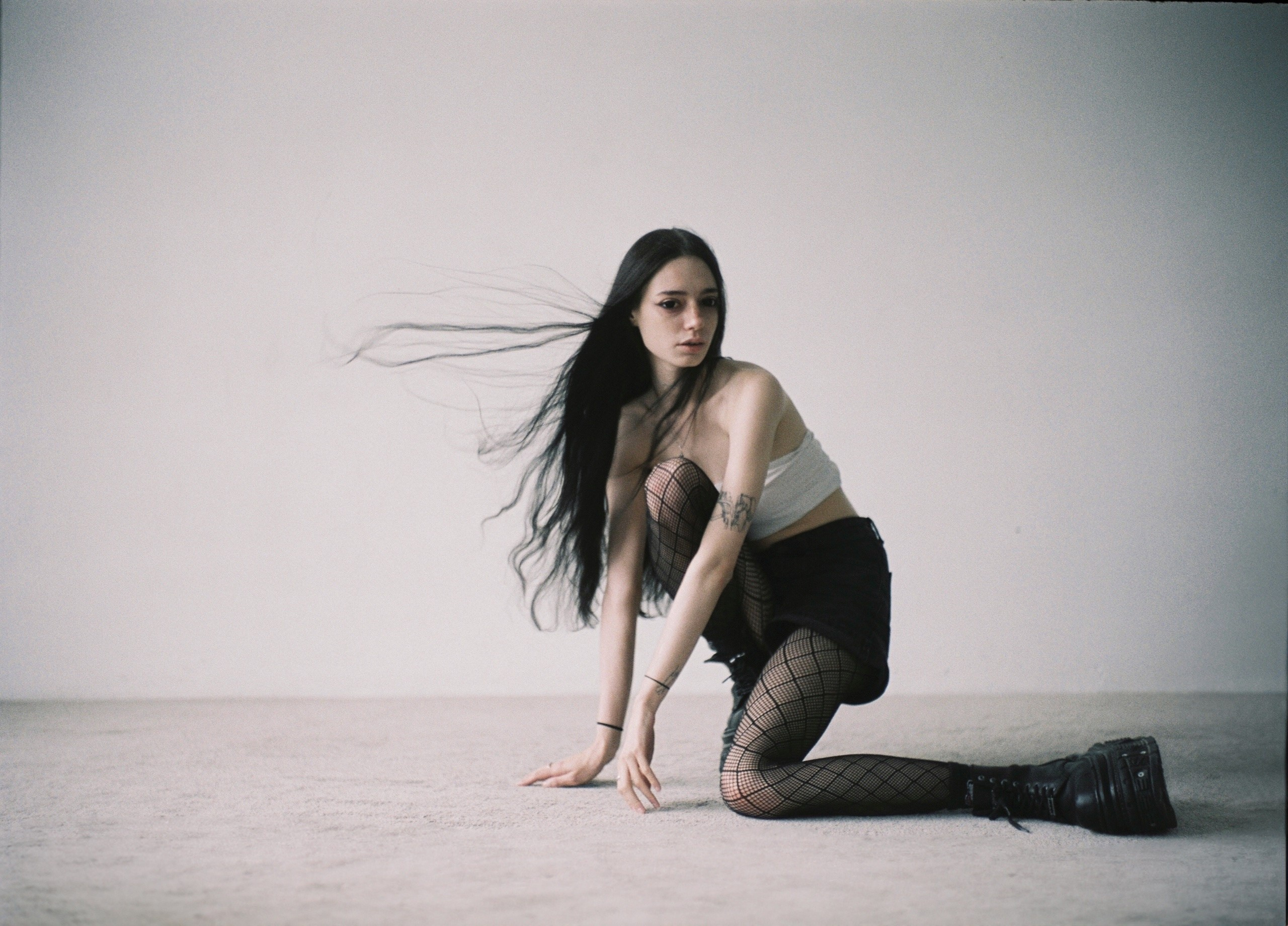 Студия. Фотограф Максим К. Интимный портрет и вечерние прогулки по Москве на плёнку