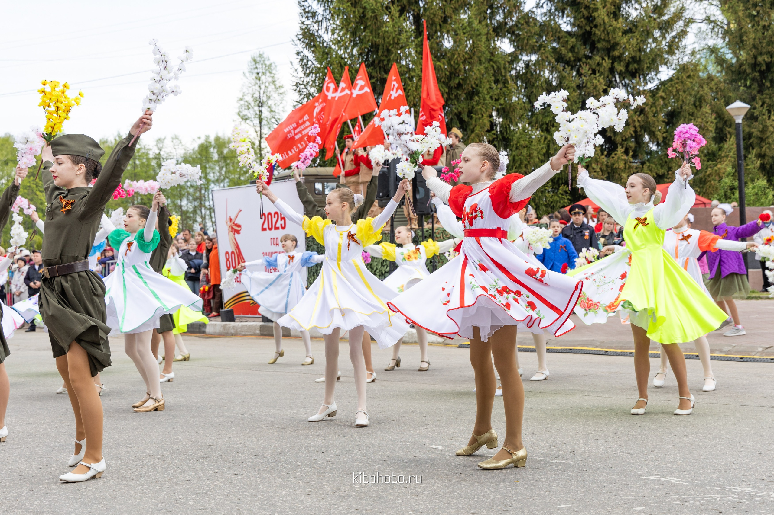 Фотосъёмка Дня Победы 2025 в Городце | Репортаж от KitPhoto. Фотограф Нижний Новгород Мария Китаева