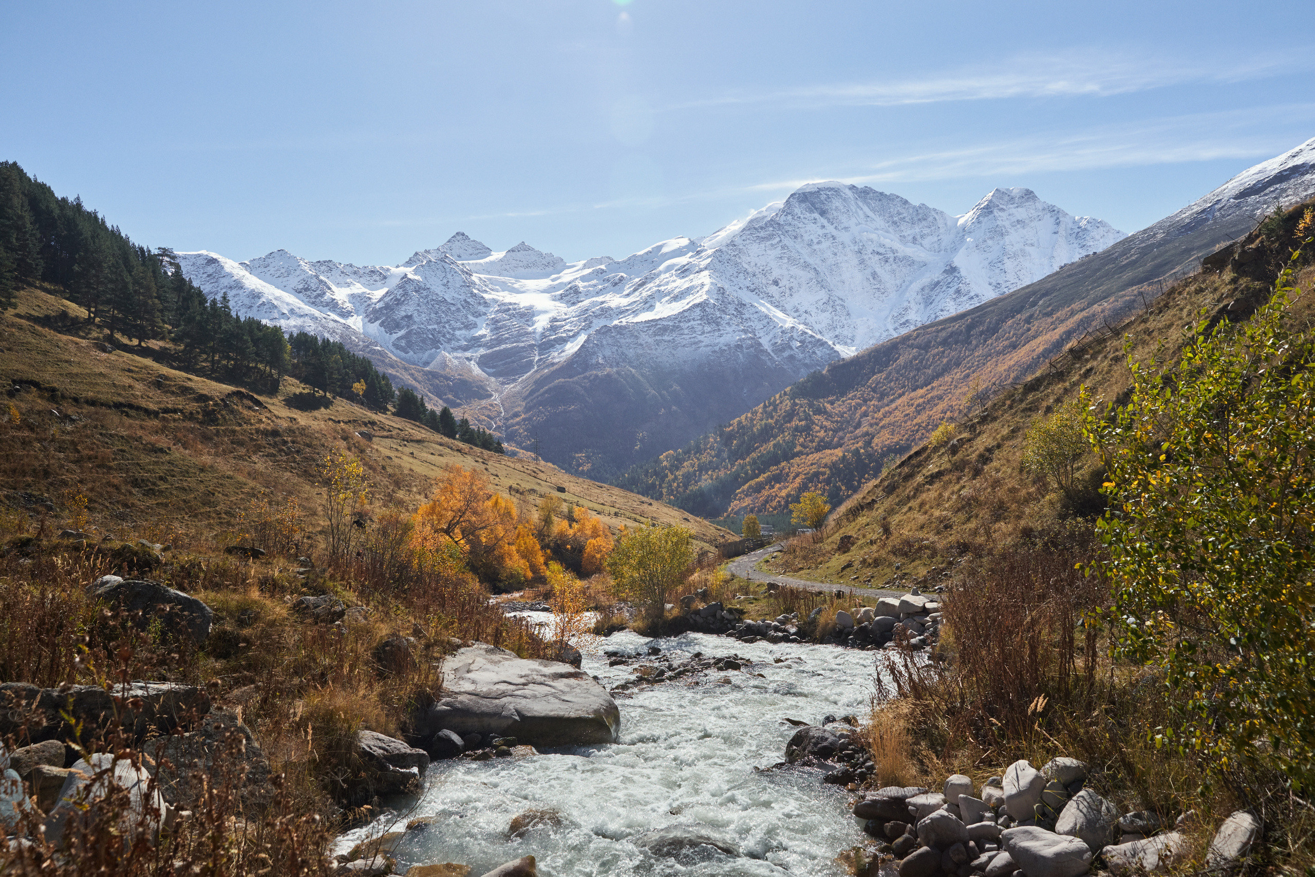 Выше гор только любовь. Другой взгляд на фотографию