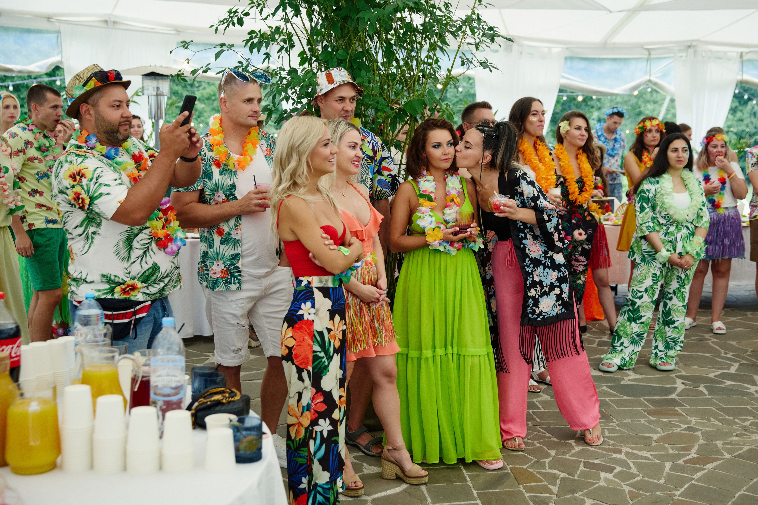 Hawaii party. Другой взгляд на фотографию