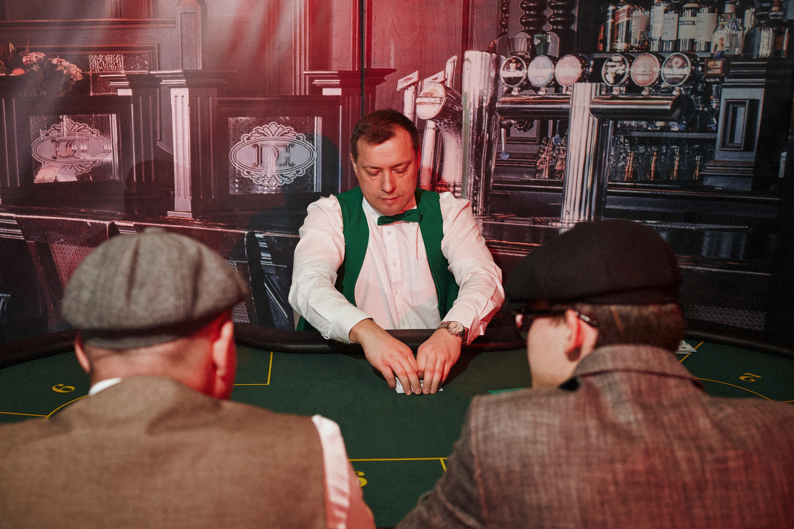 Острые козырьки. Другой взгляд на фотографию