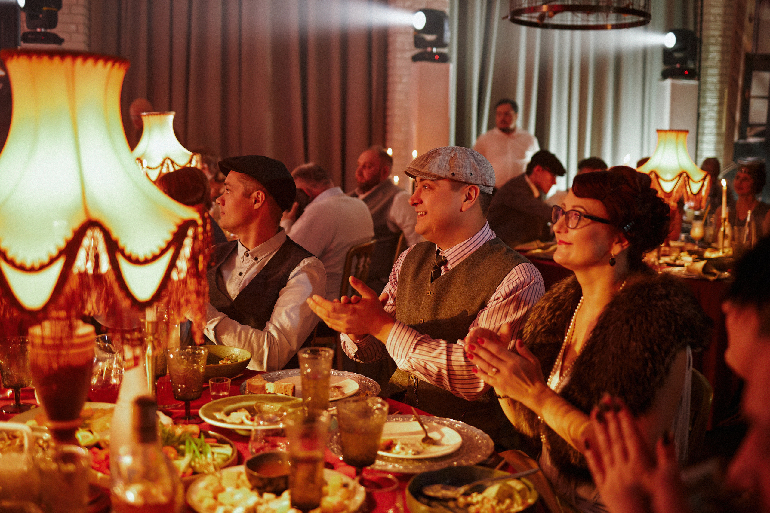 Острые козырьки. Другой взгляд на фотографию