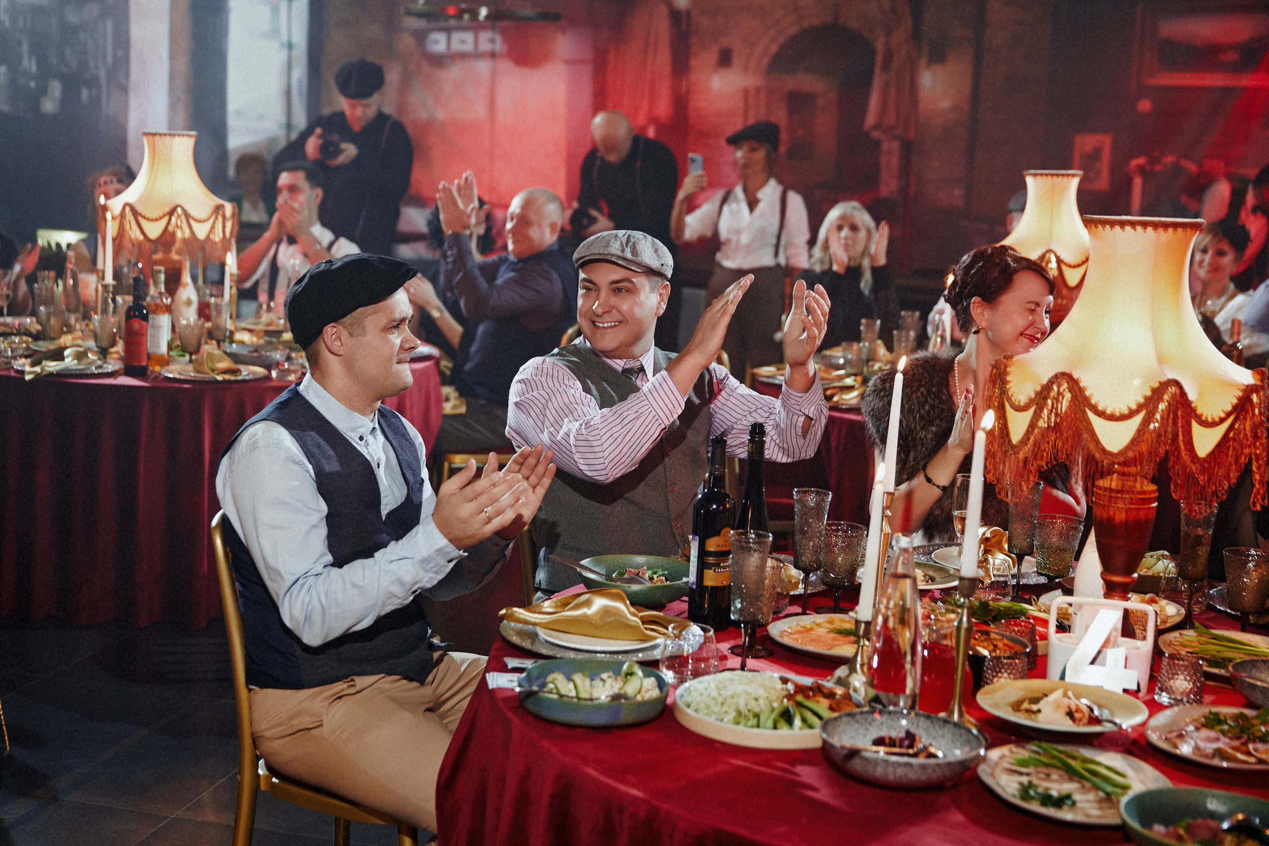 Острые козырьки. Другой взгляд на фотографию