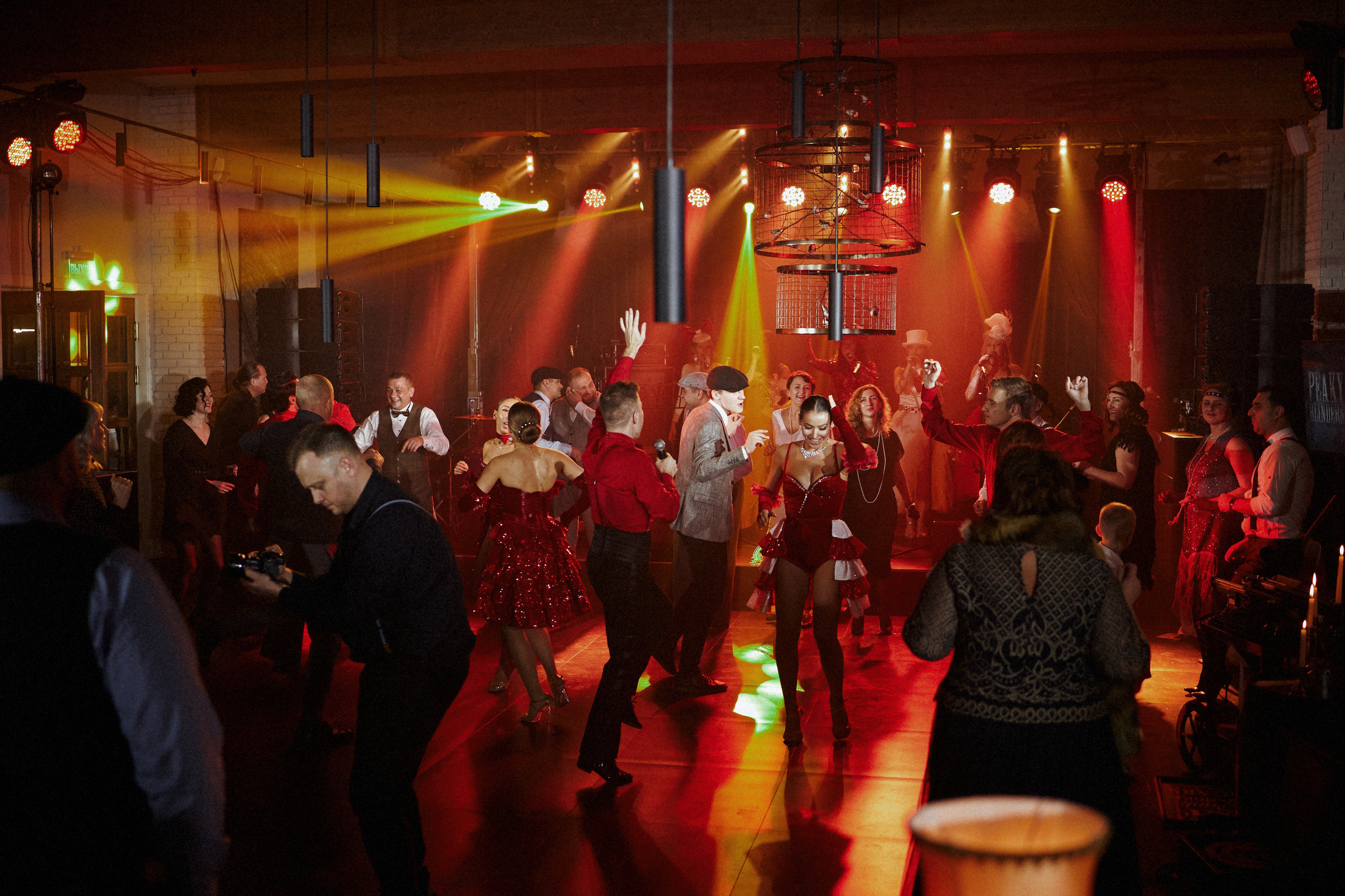 Острые козырьки. Другой взгляд на фотографию