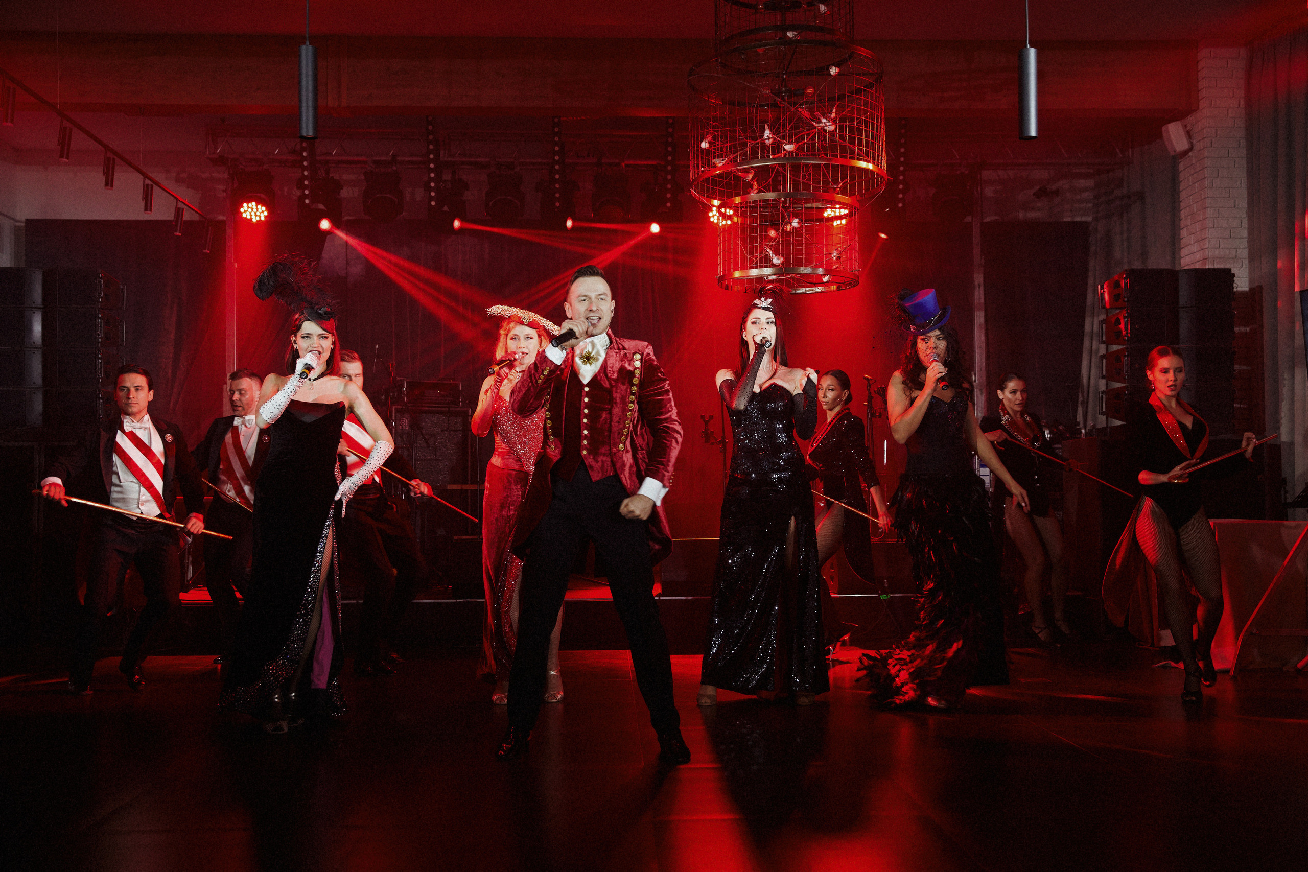 Острые козырьки. Другой взгляд на фотографию