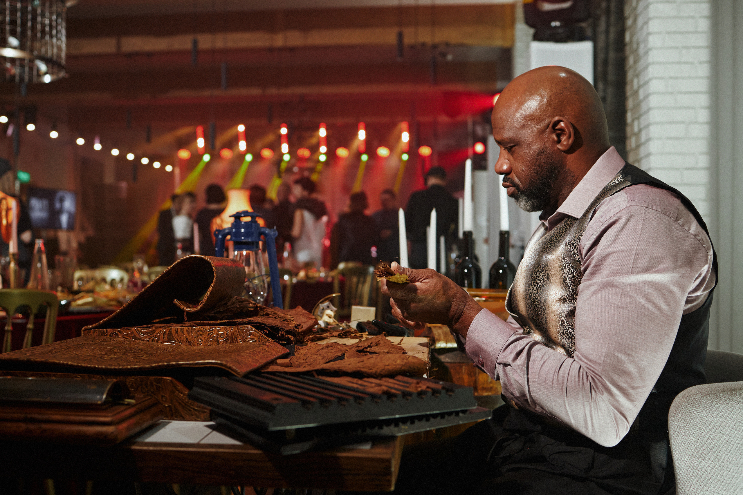 Острые козырьки. Другой взгляд на фотографию