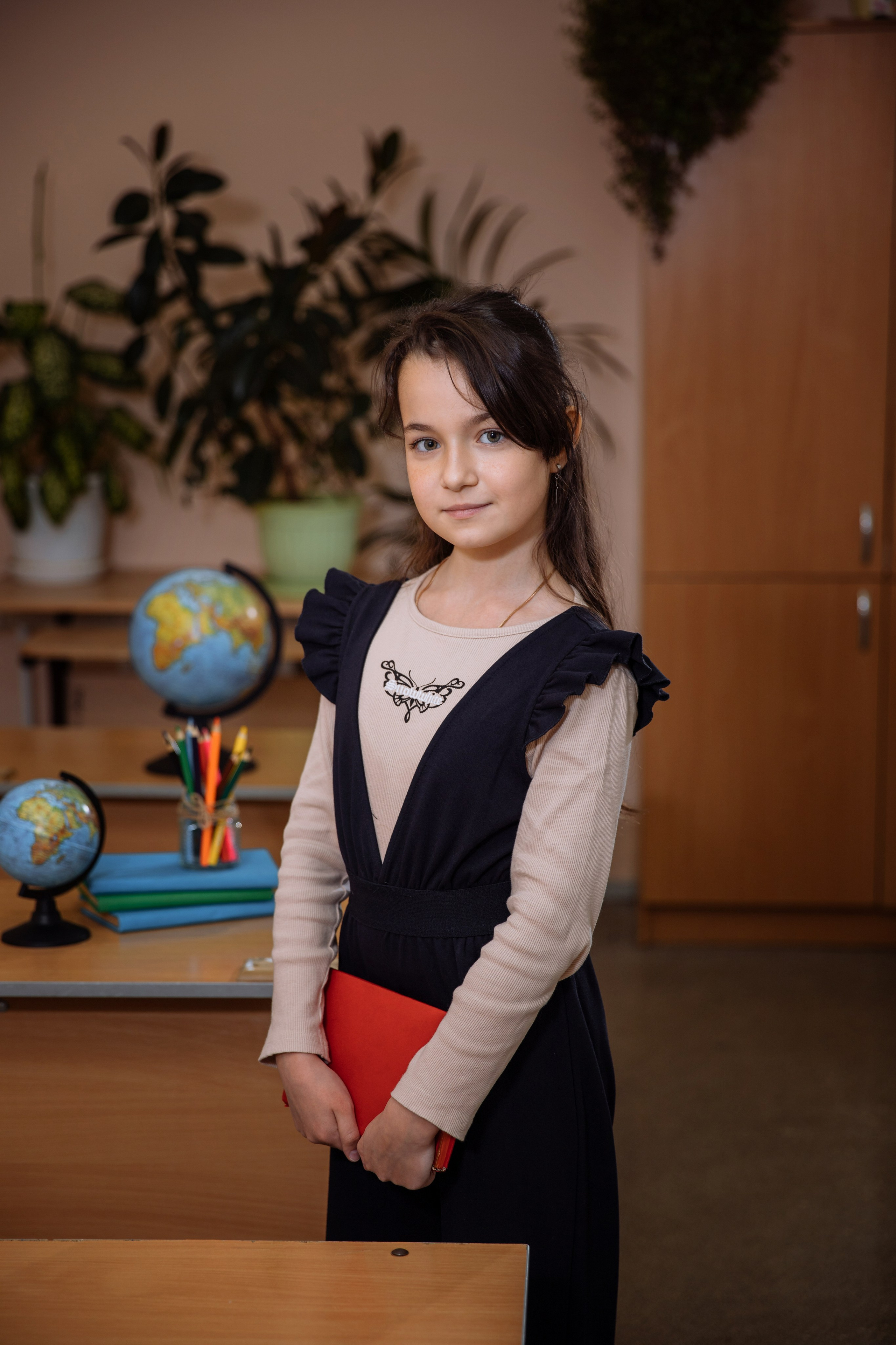 Начальные классы. Выпускные школьные фото­альбомы для школ и детских садов в Волгограде и Волжском