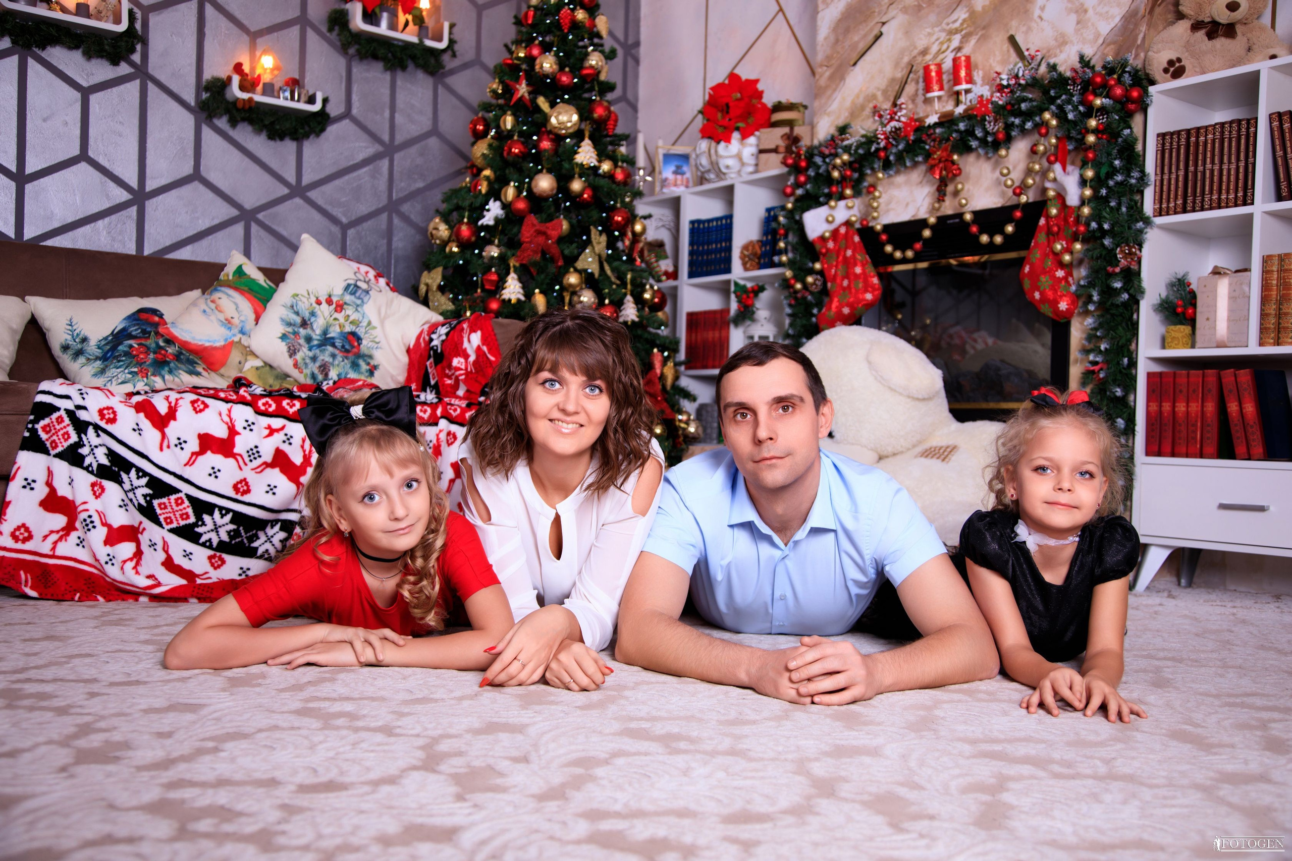 Портфолио семейных фотосессий: Тепло в новогодних интерьерах. Интерьерная фотостудия FOTOGEN г. Краснодар