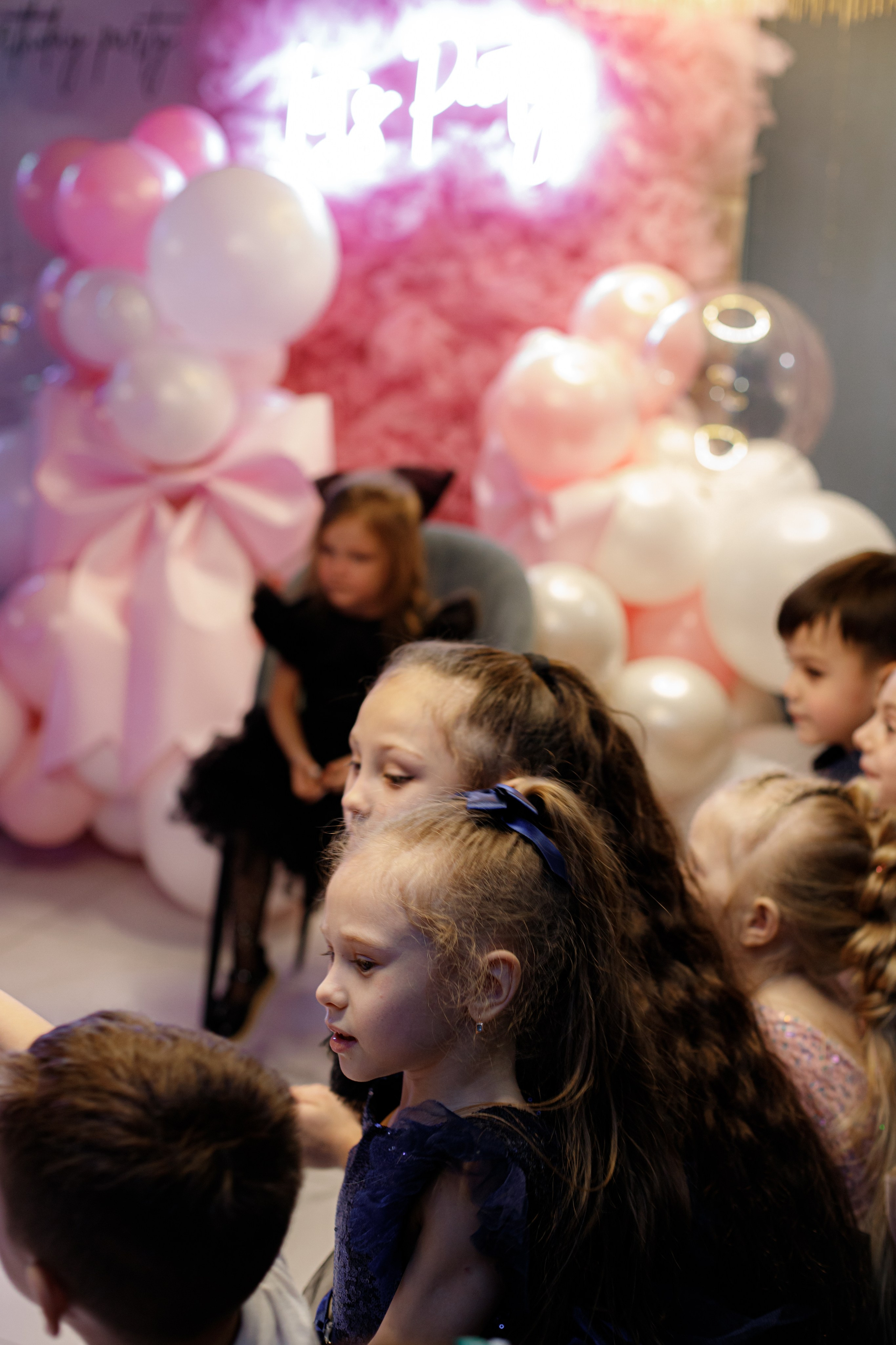 ASIA'S BIRTHDAY PARTY. Photokarish