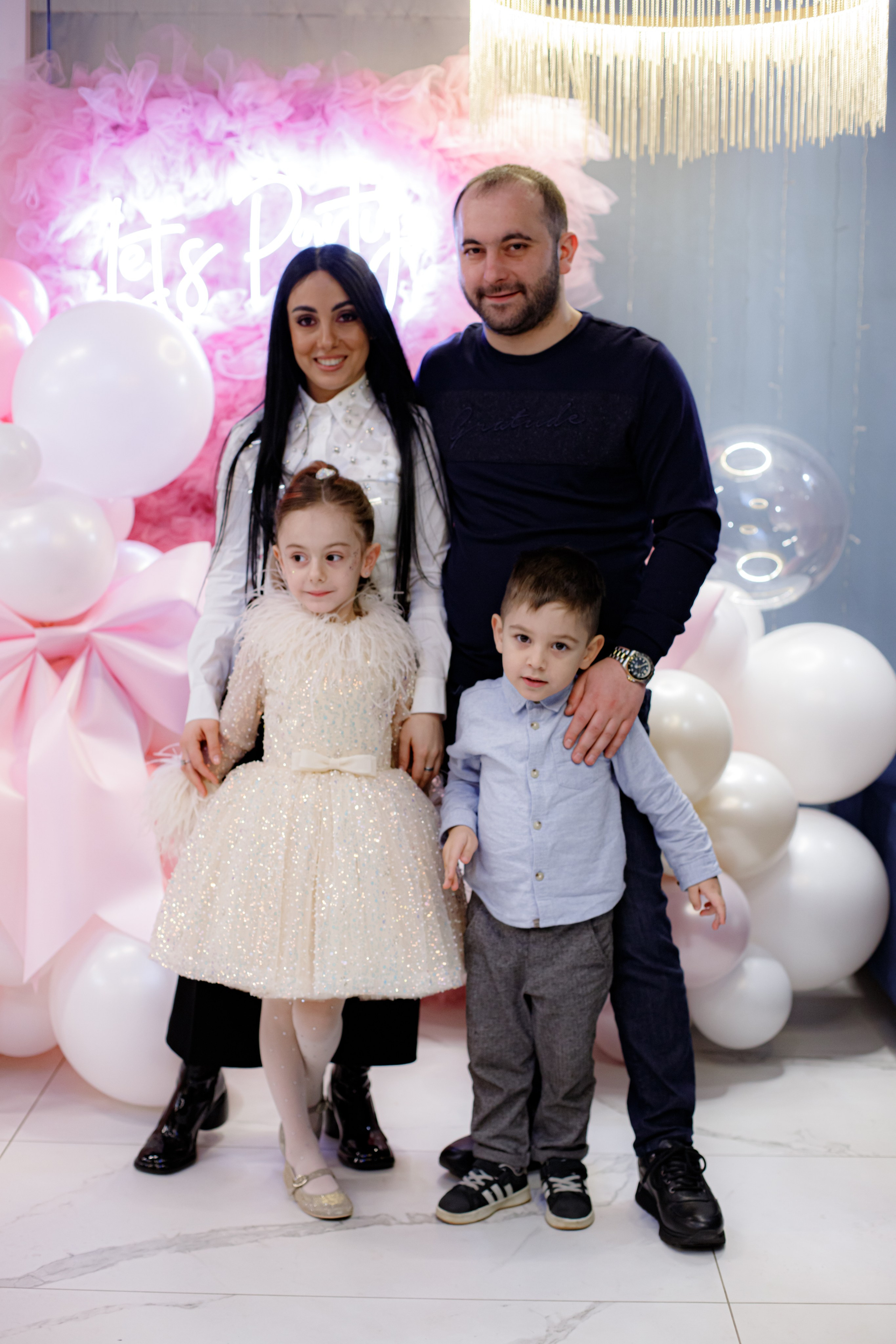 ASIA'S BIRTHDAY PARTY. Photokarish