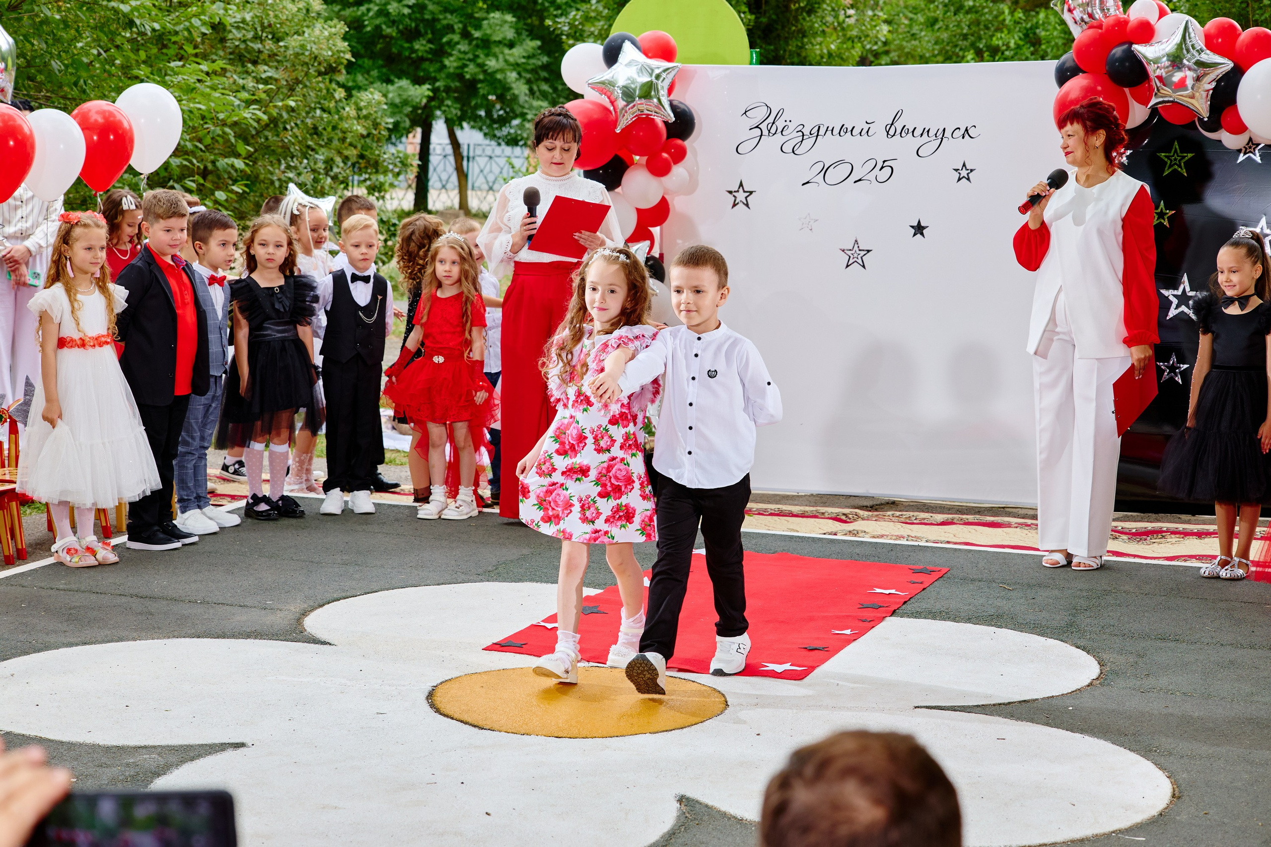 Выпускной 45 сад. Фотограф Выпускные альбомы Таганрог Сергей Коробченко