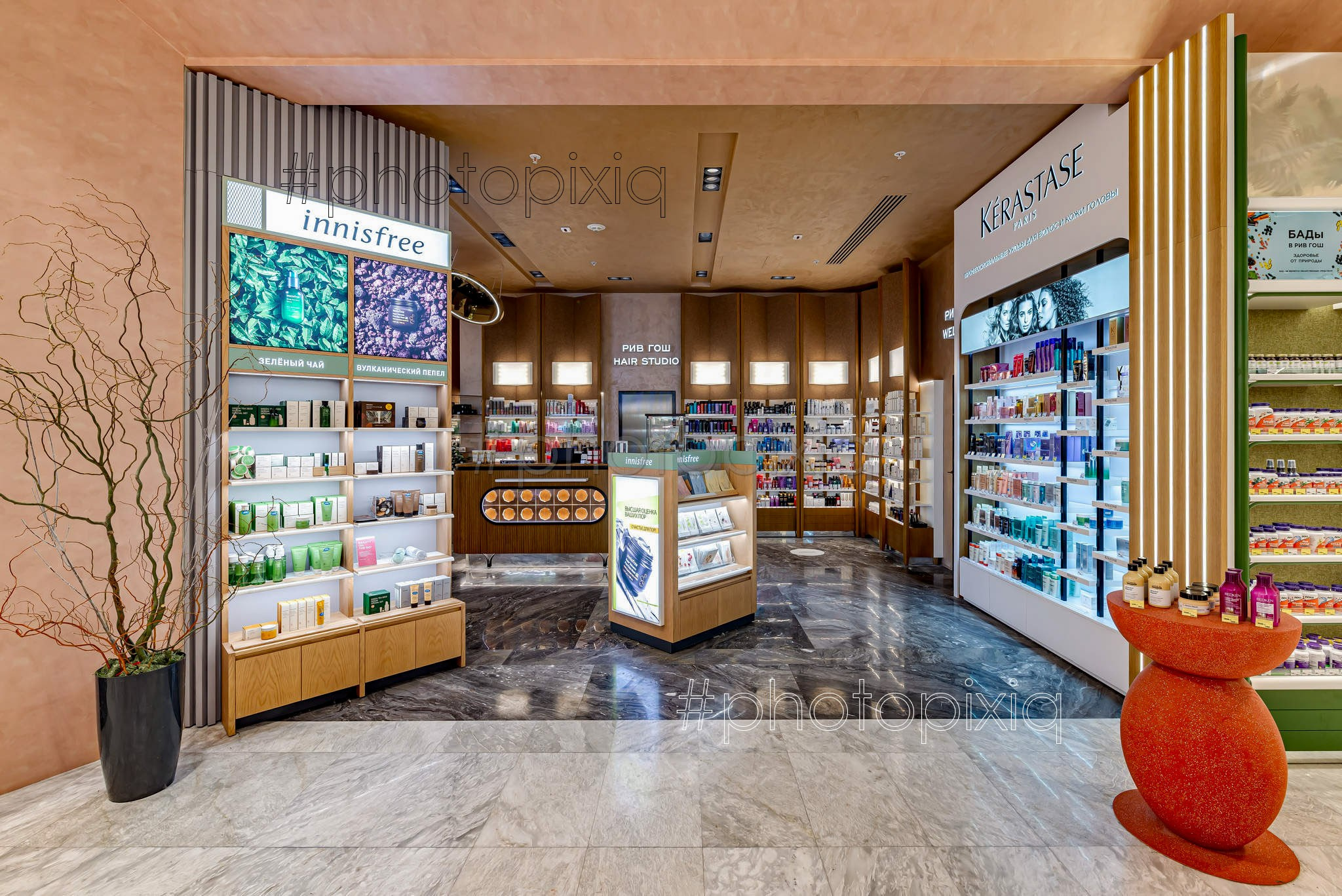 Интерьерная съёмка магазина парфюмерии и косметики Рив Гош. Интерьерная съёмка и виртуальные туры — Интерьерный фотограф Кузнецов Сергей (photopixiq)