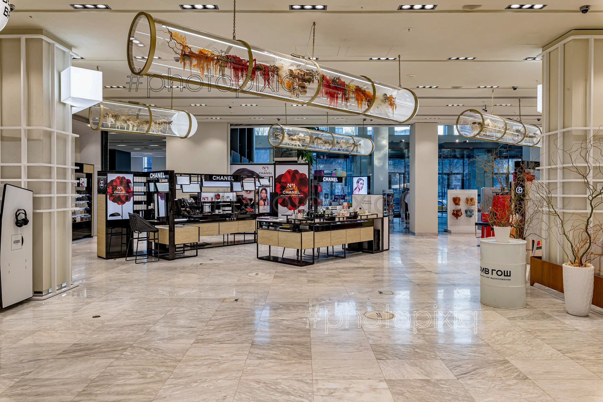 Интерьерная съёмка магазина парфюмерии и косметики Рив Гош. Интерьерная съёмка и виртуальные туры — Интерьерный фотограф Кузнецов Сергей (photopixiq)
