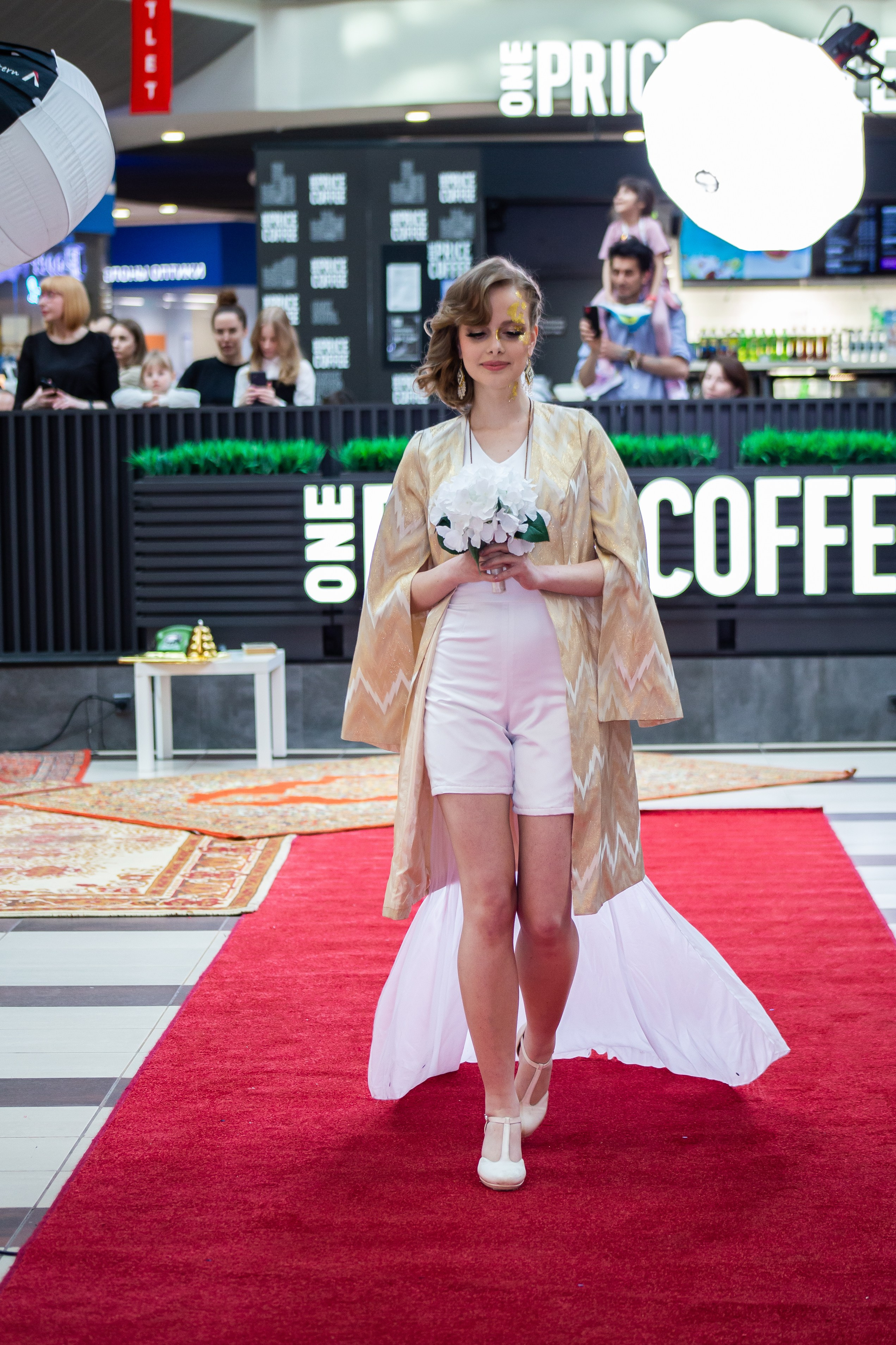 Дефиле. Художественный и репортажный фотограф в Санкт-Петербурге Виктория Никитина