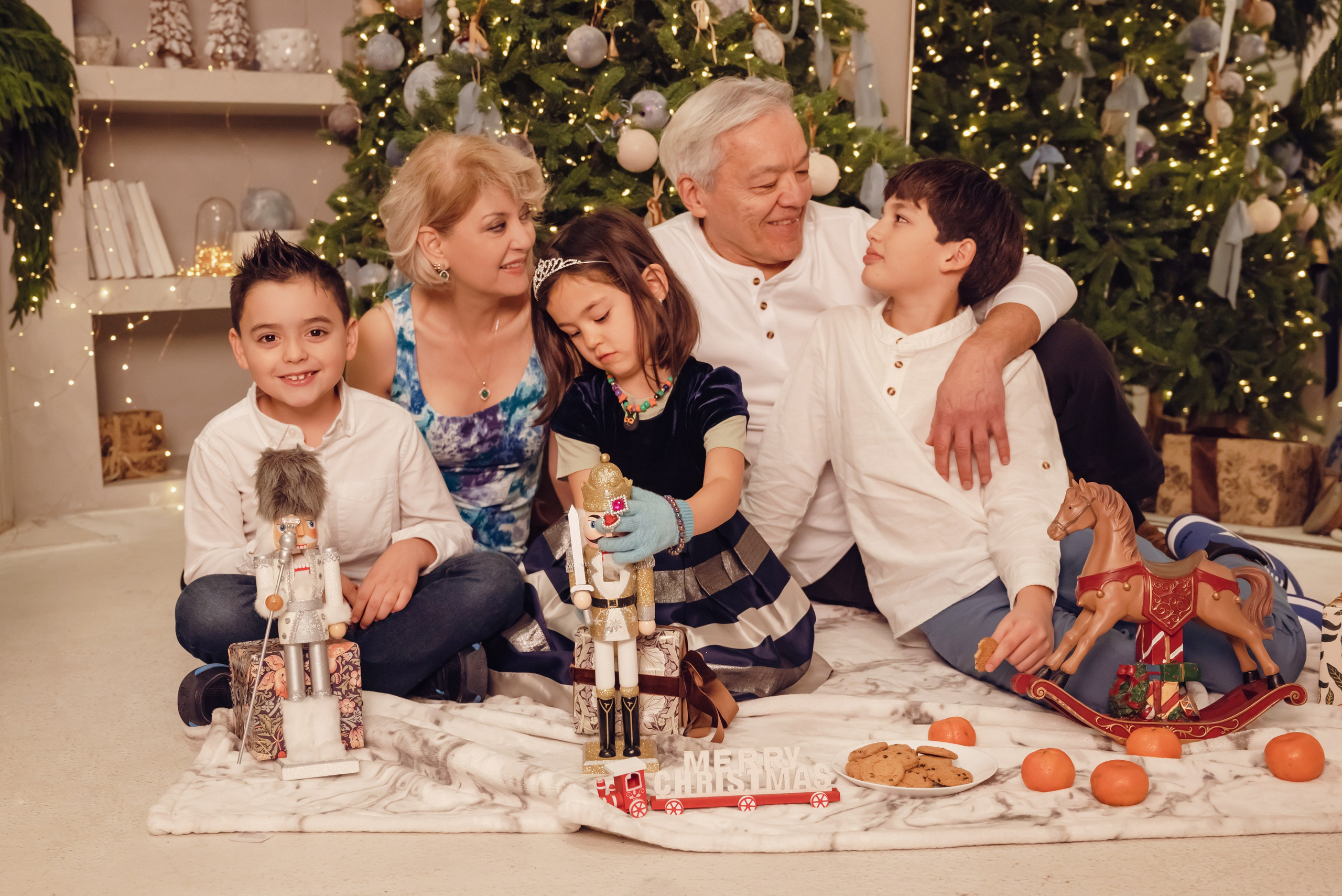 New Year's photo shoot. Family Photographer in Toronto — Natural Family & Lifestyle Photography | Khorosheva Irina