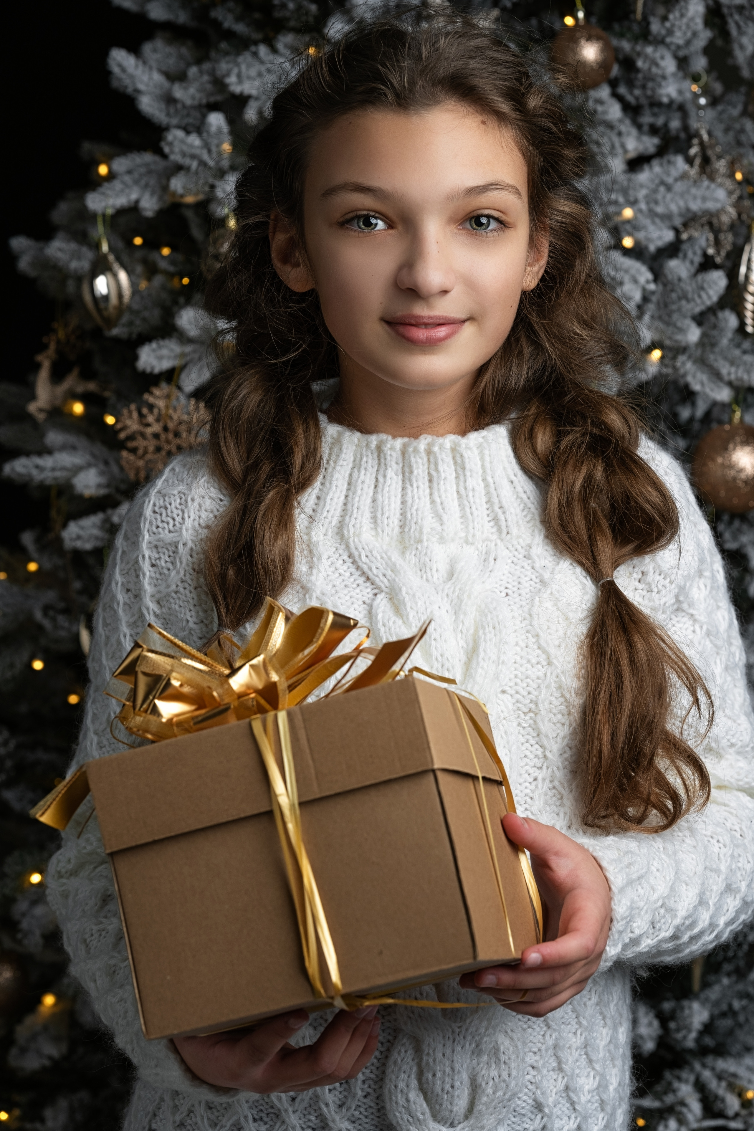 Детская фотосессия с новогодним подарком