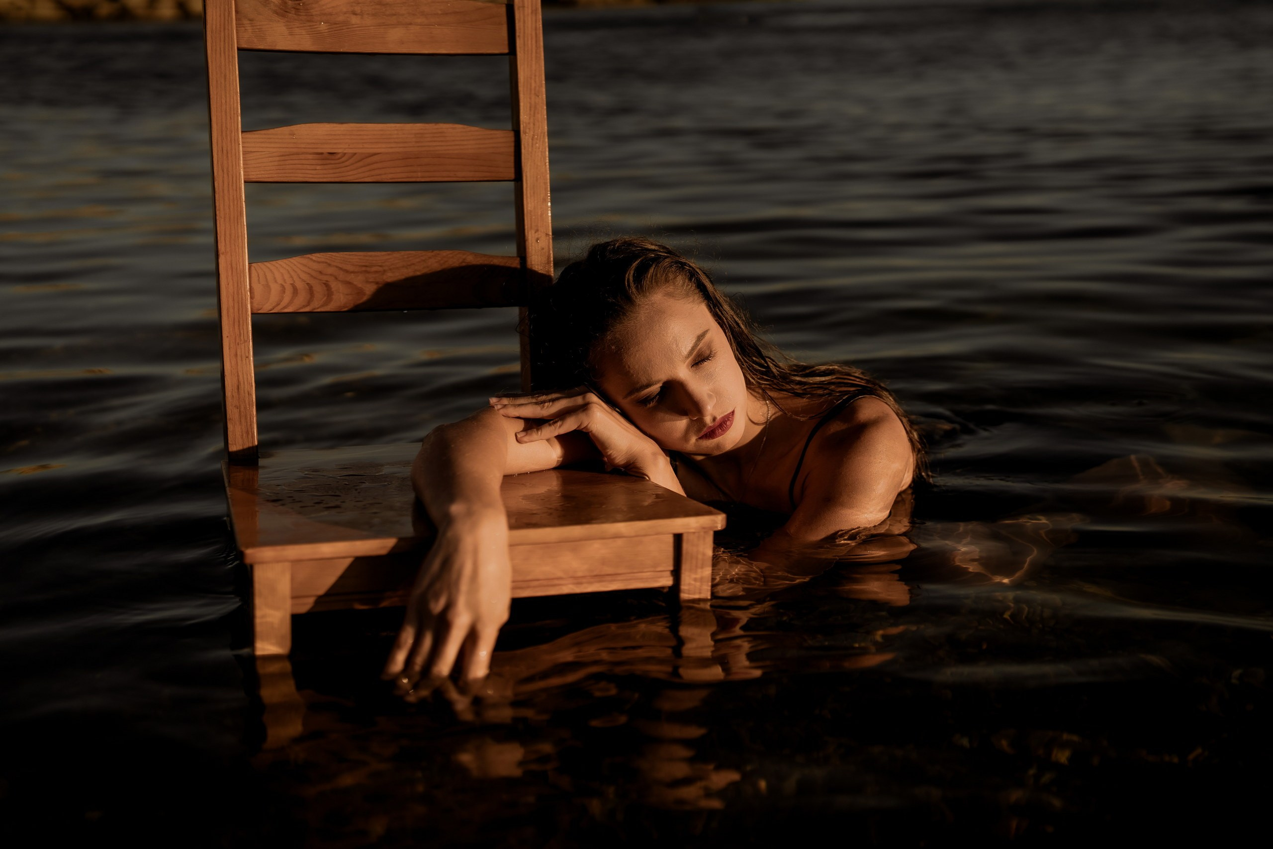 Стул и Море