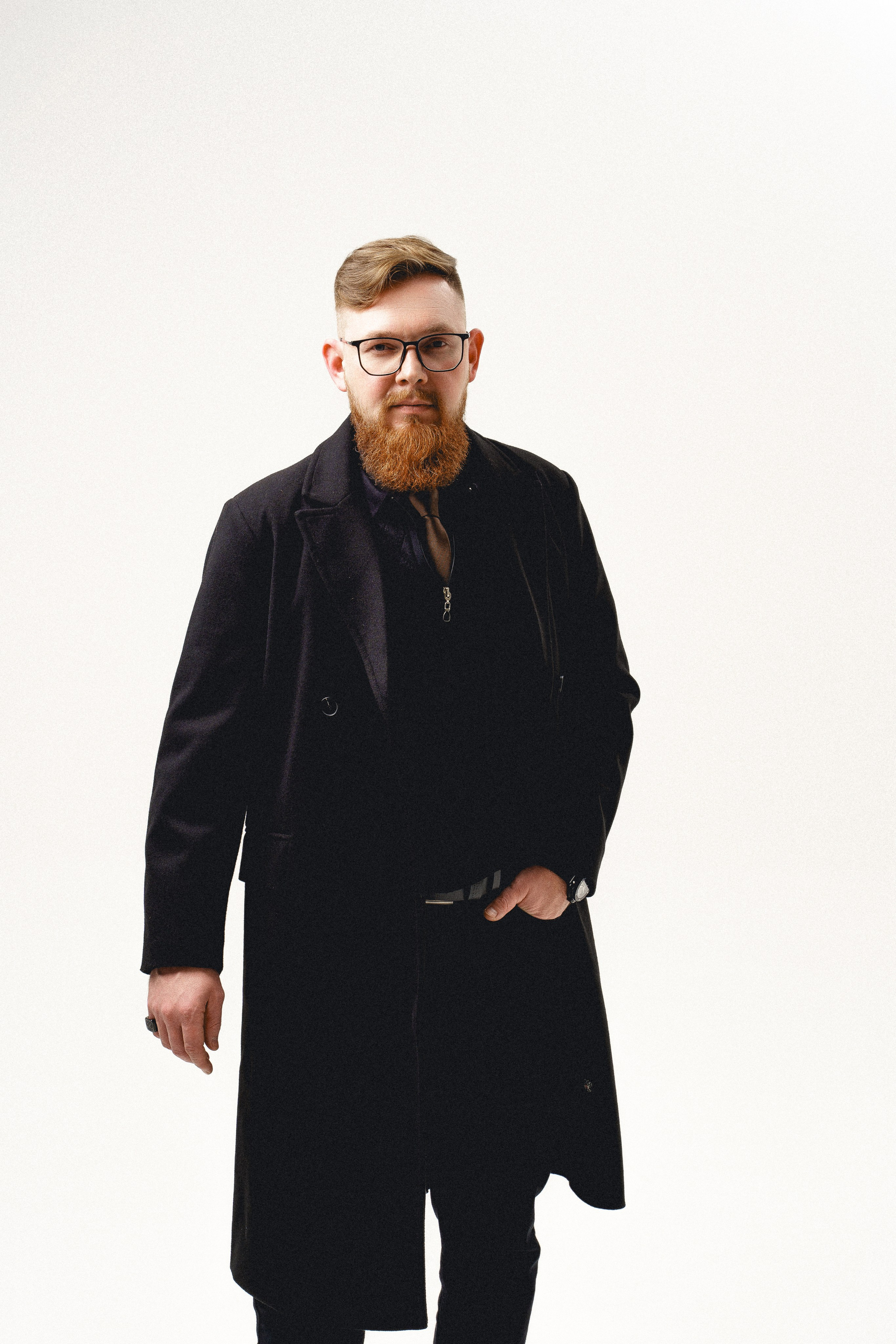 Мужской портрет в стиле фильма «джентльмены». Иван Упоров — фотограф, рилсмейкер чебоксары