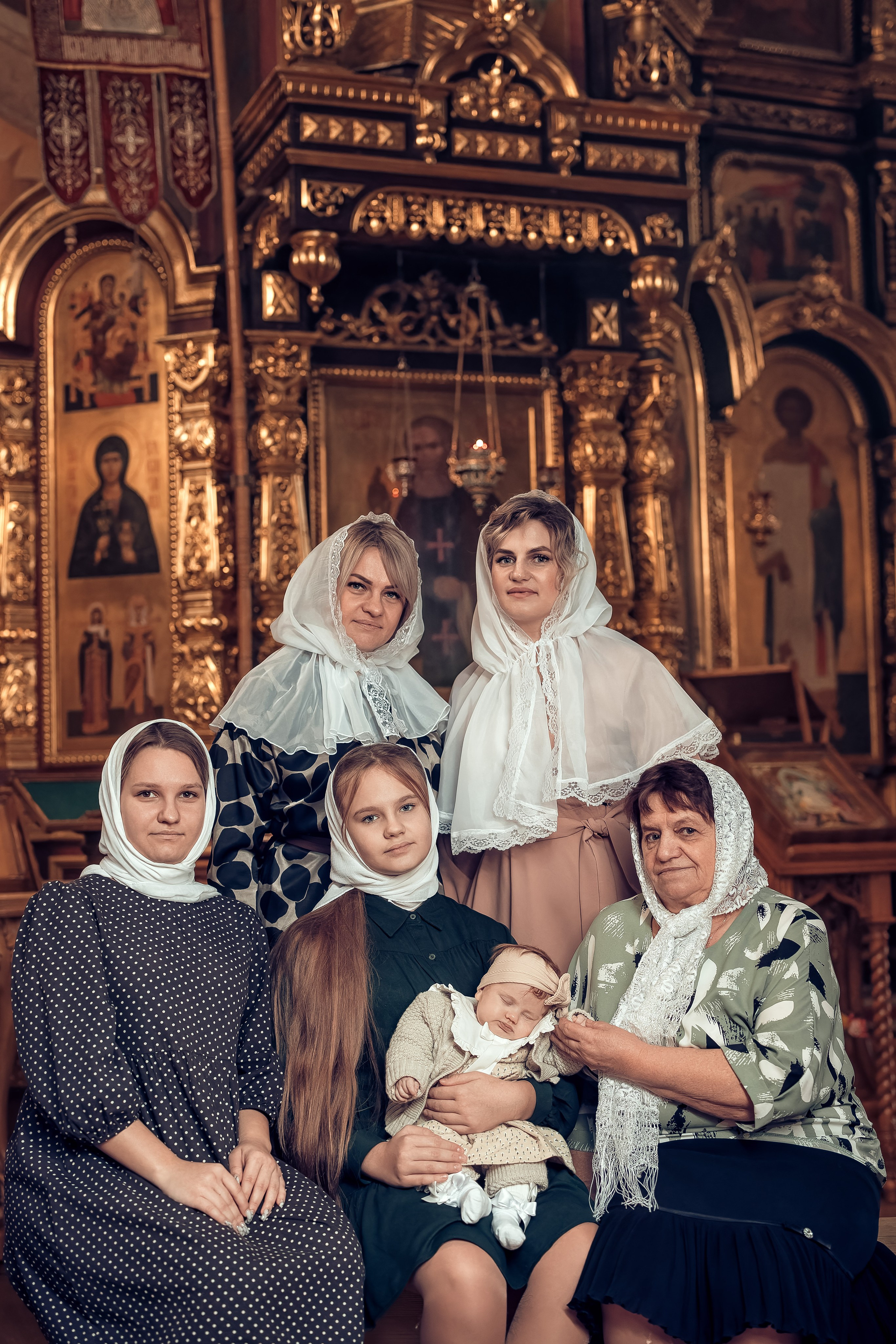 Таинства Крещения и Венчания в Старом Осколе. Фотостудия для новорожденных в Старом Осколе Гильфановых Юрия и Ольги