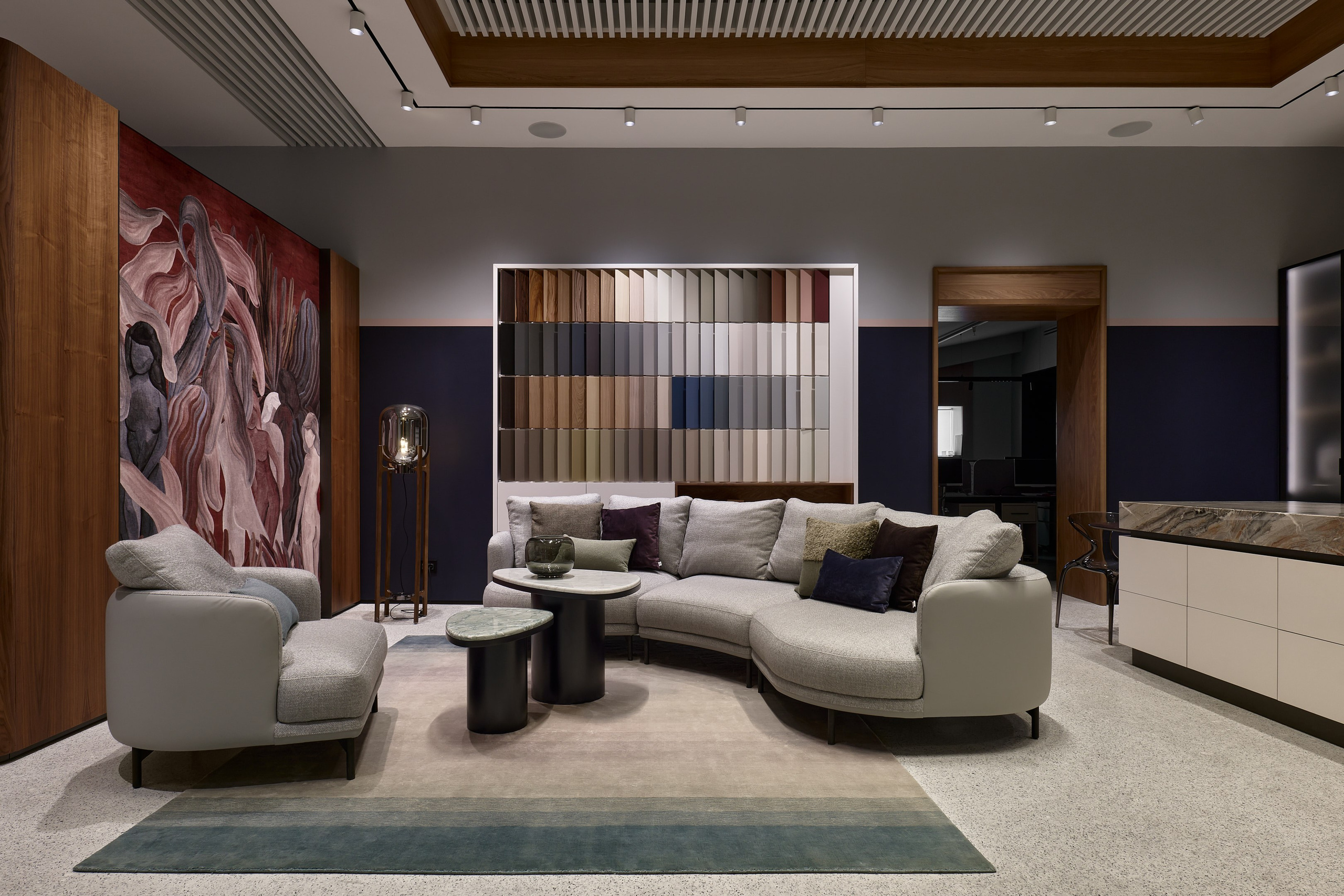 Фотосъемка салона мебели Деребас в ИЦ АРХИТЕКТОР, Екатеринбург. Интерьерный фотограф. Фотограф архитектуры