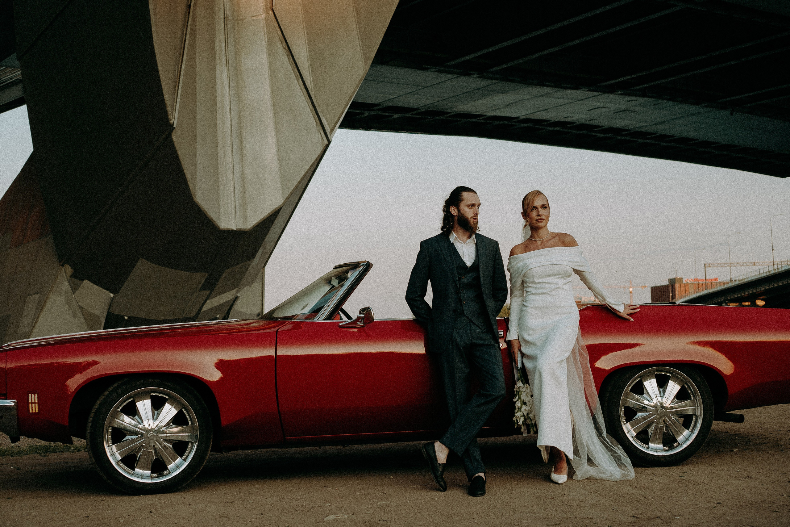 СВАДЕБНАЯ СЬЕМКА ВОЗЛЕ МСОТА БЕТАНКУРА НА КАБРИОЛЕТЕ. Профессиональный фотограф, Санкт-Петербург — Виктория Богомолова