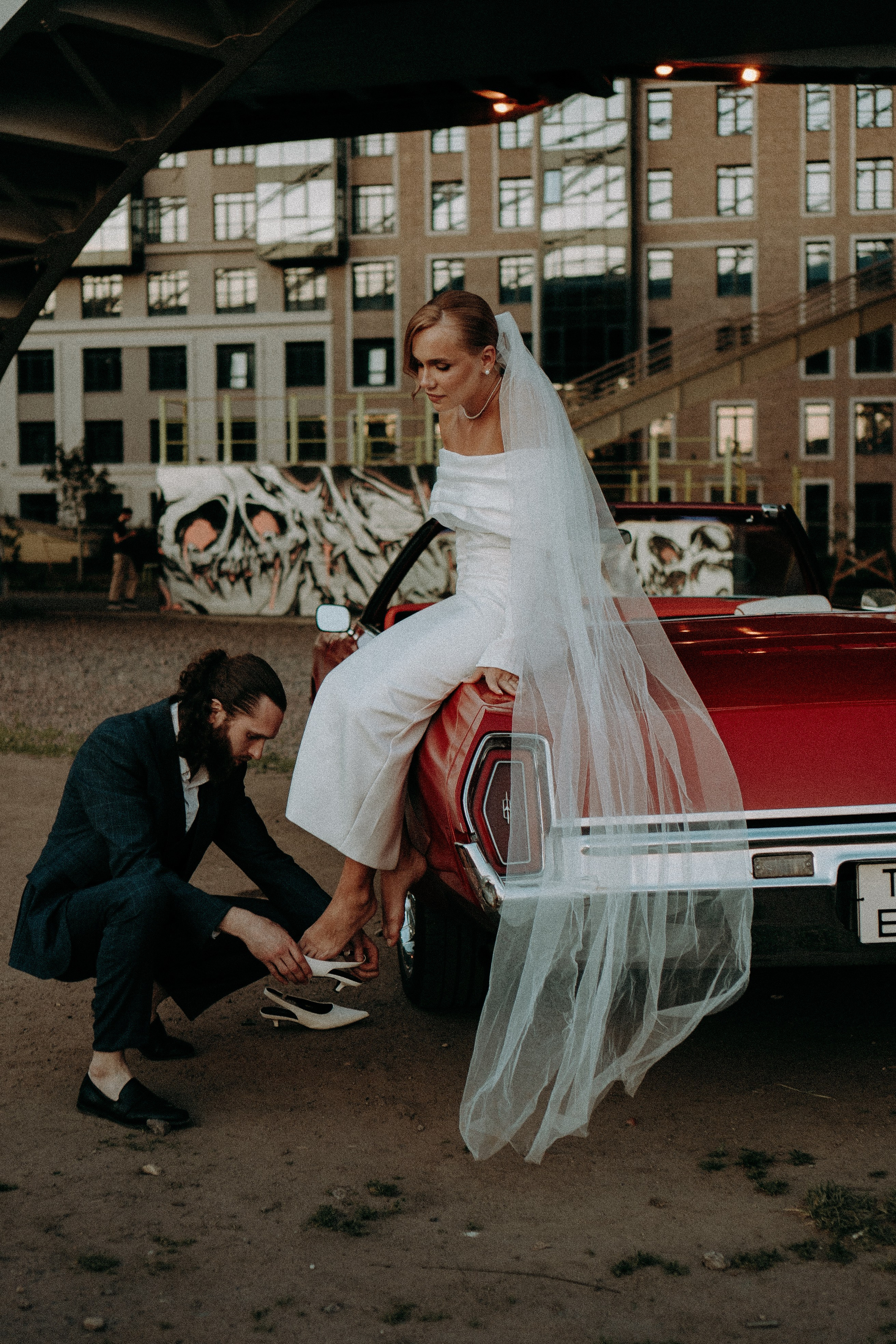 СВАДЕБНАЯ СЬЕМКА ВОЗЛЕ МСОТА БЕТАНКУРА НА КАБРИОЛЕТЕ. Профессиональный фотограф, Санкт-Петербург — Виктория Богомолова