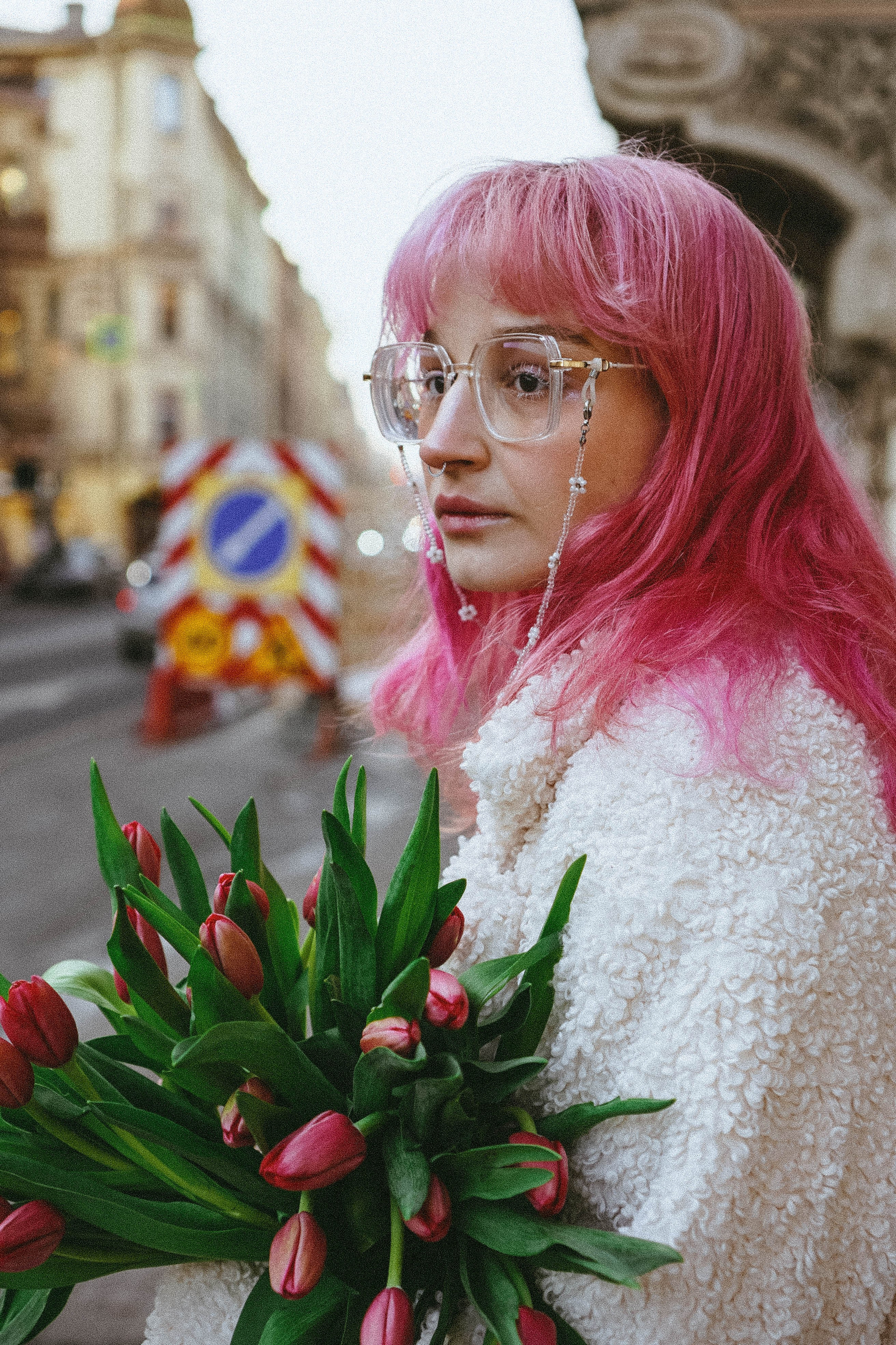 Прогулочная фотосессия с тюльпанами. Профессиональный фотограф, Санкт-Петербург — Виктория Богомолова