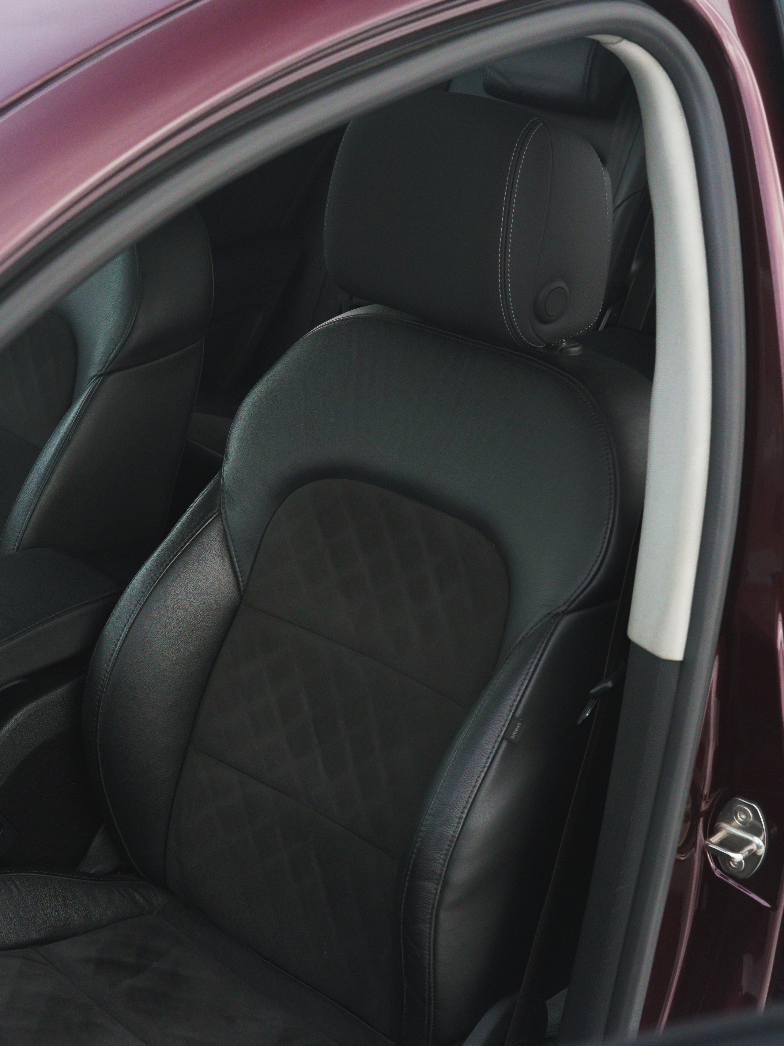 Кожа и алькантара