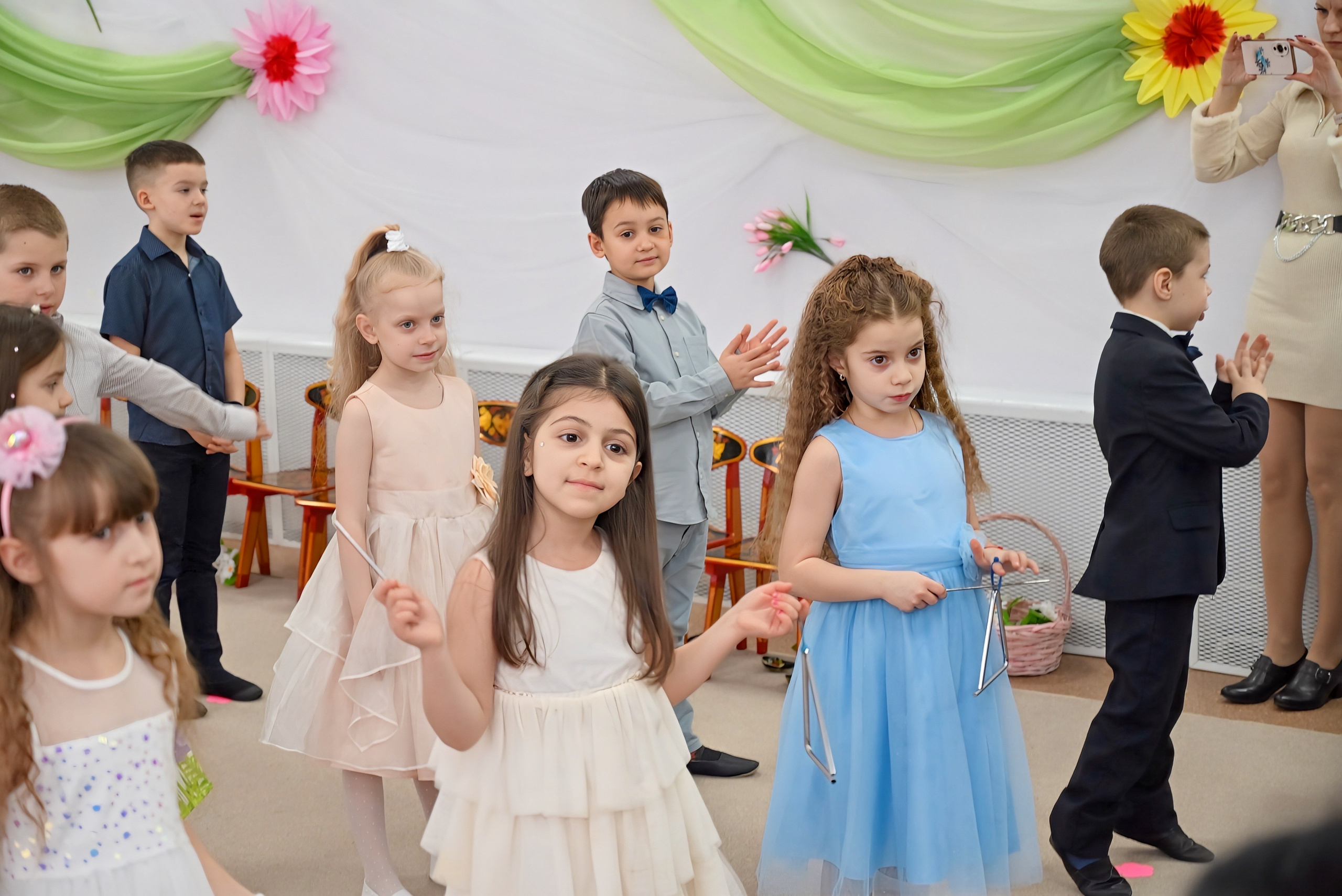 Праздник в группе Цветик семицветик. Семейный и детский фотограф Москва