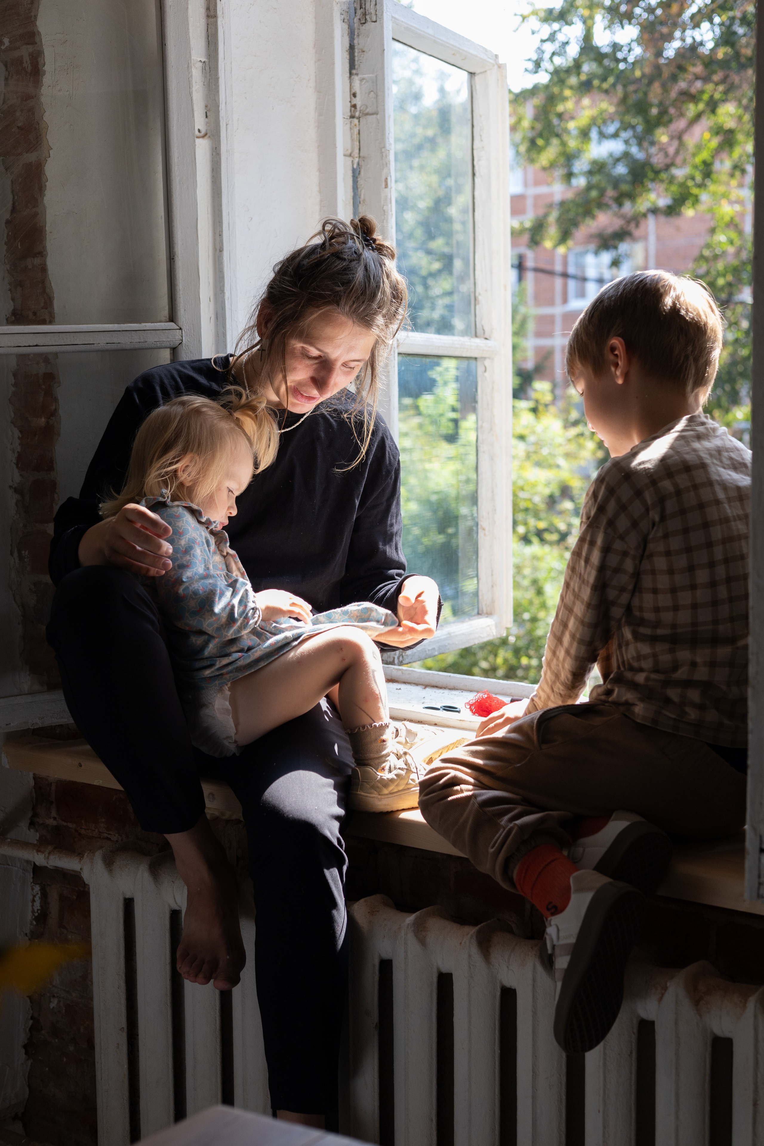 Вера и дети в мастерской. Портрет художника. Марина Лавинская Фотограф из Москвы