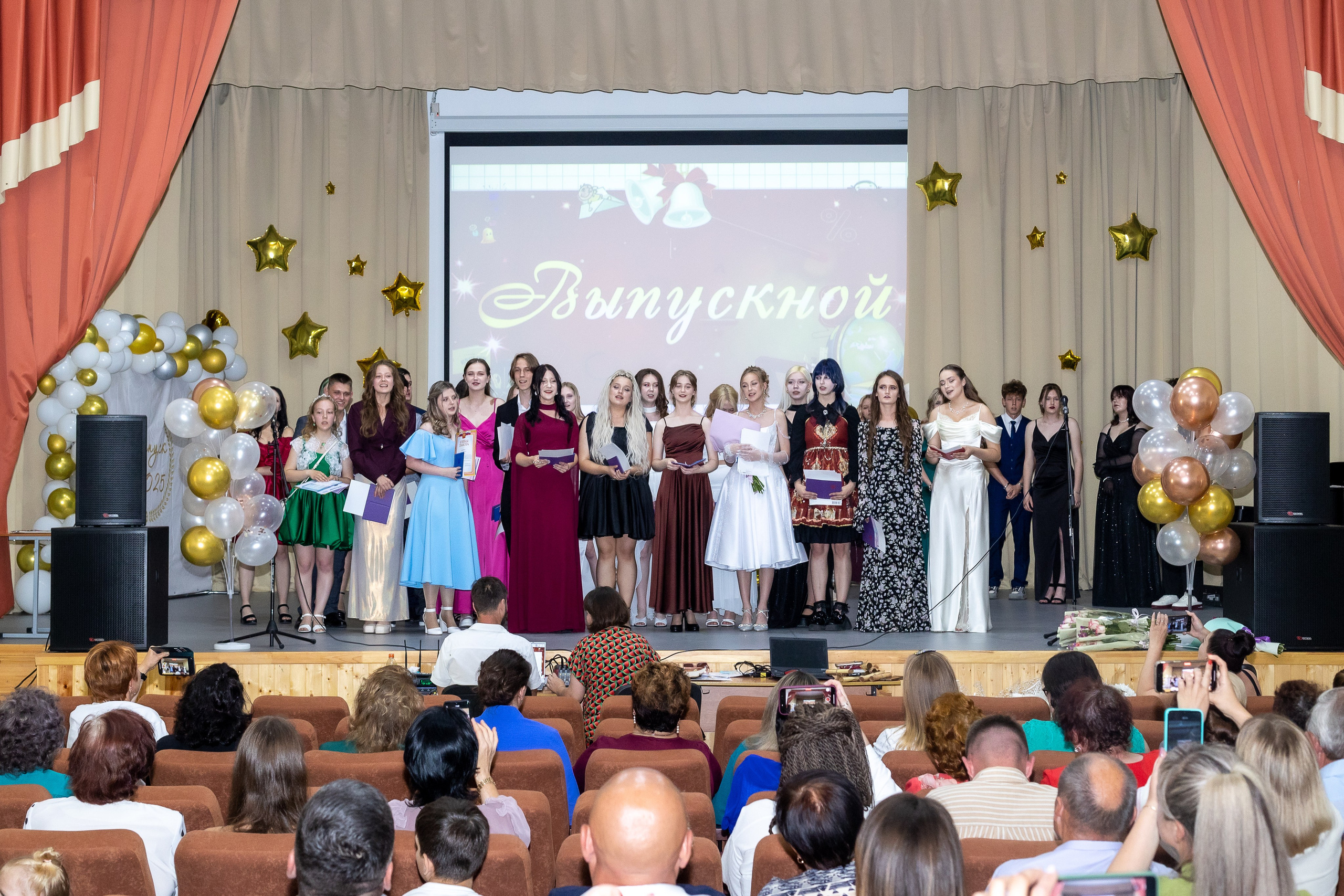 Вручение аттестата 2025. Выпускные альбомы Майкоп, Краснодар Елена Золотарева