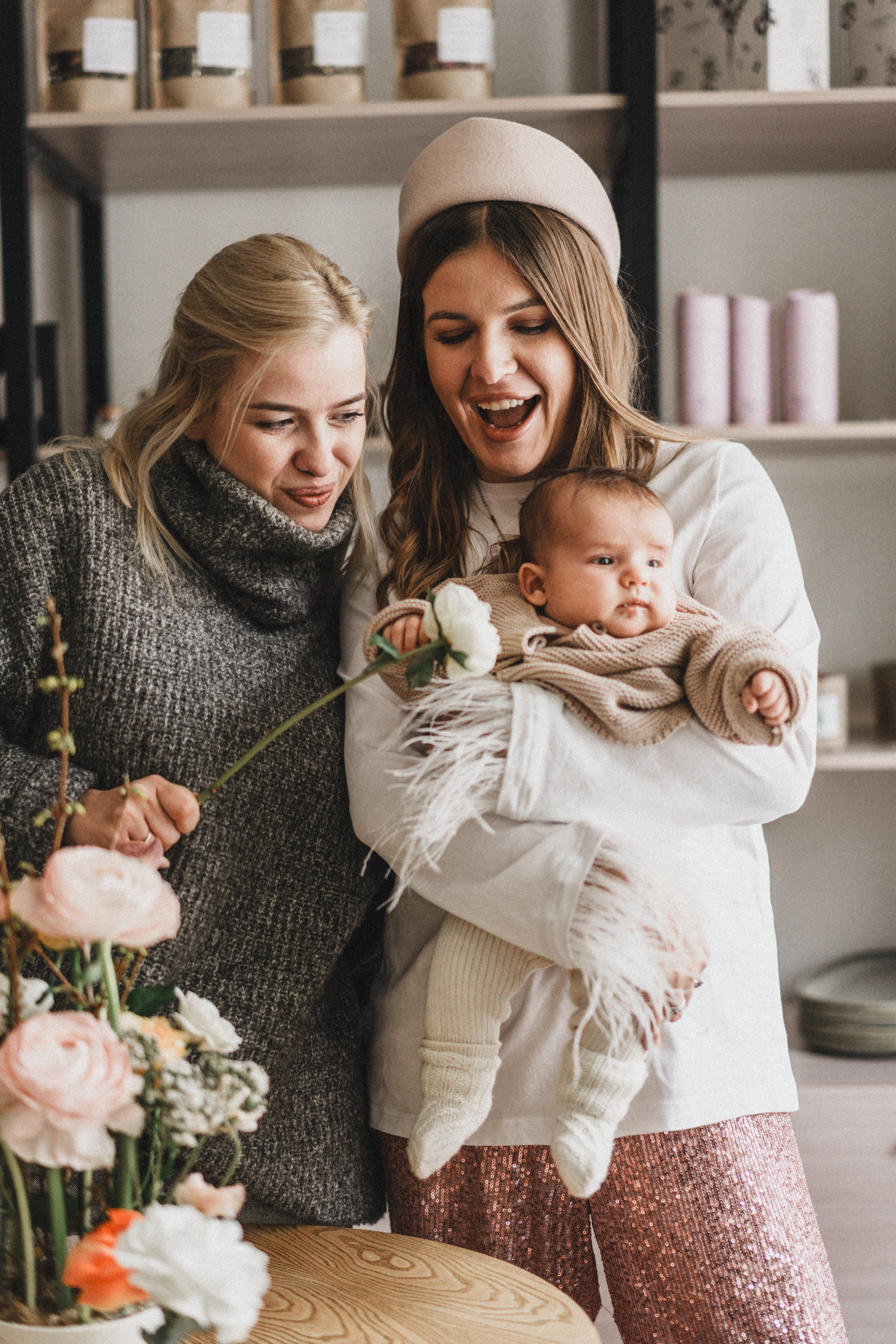 OCHEN' — цветочная встреча 14 февраля. Семейный и детский фотограф и видеограф в Москве, Серпухове и Тарусе Валерия Сорокина